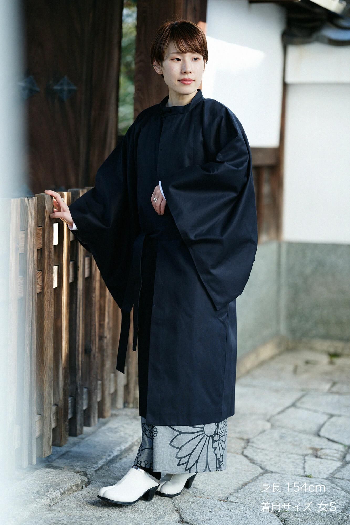 【官網限定】撥水斜紋織（對不起斜紋織） 圓領方袖外套（enryogaitou）/暗藍色