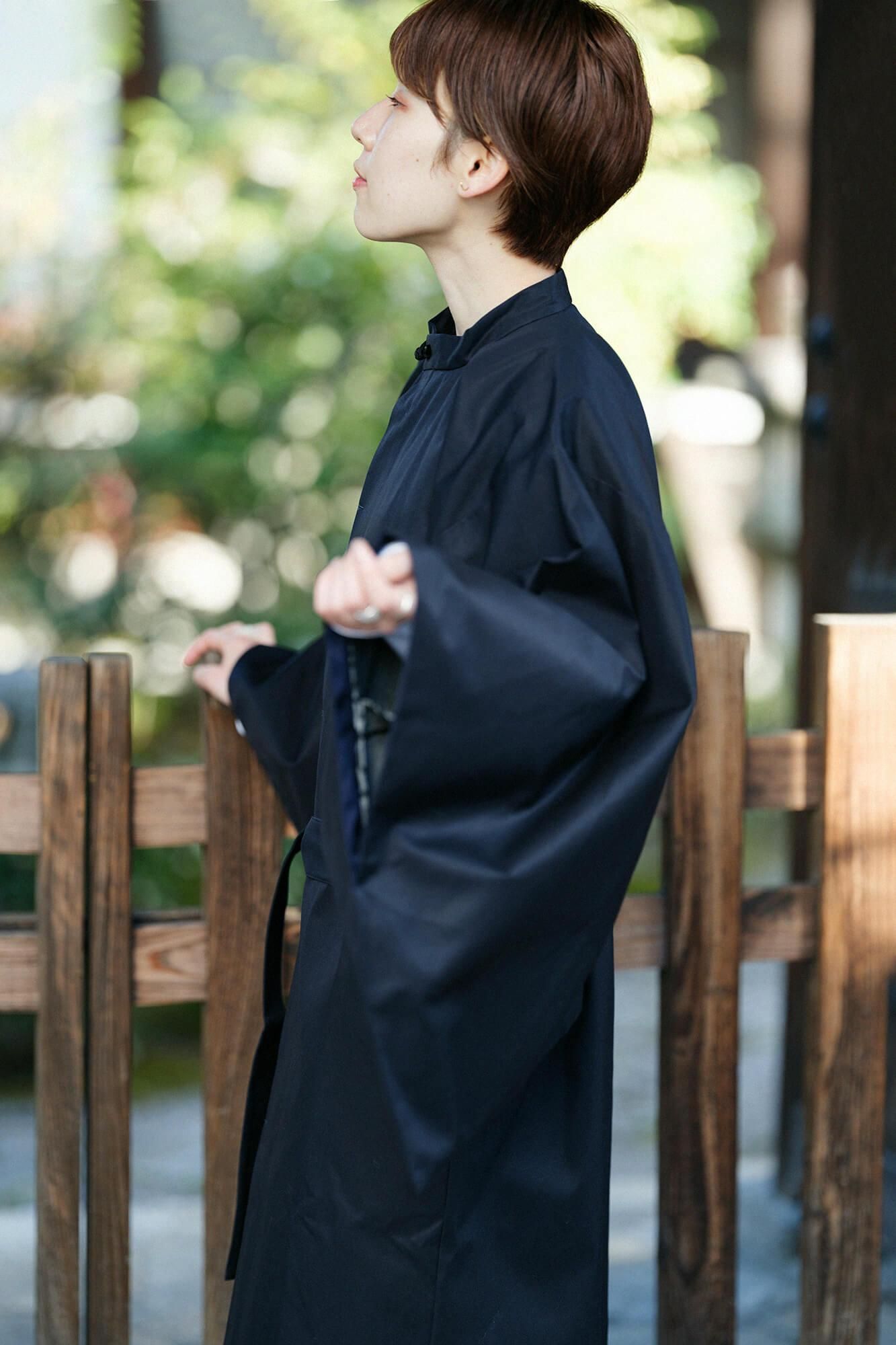 【官網限定】撥水斜紋織（對不起斜紋織） 圓領方袖外套（enryogaitou）/暗藍色