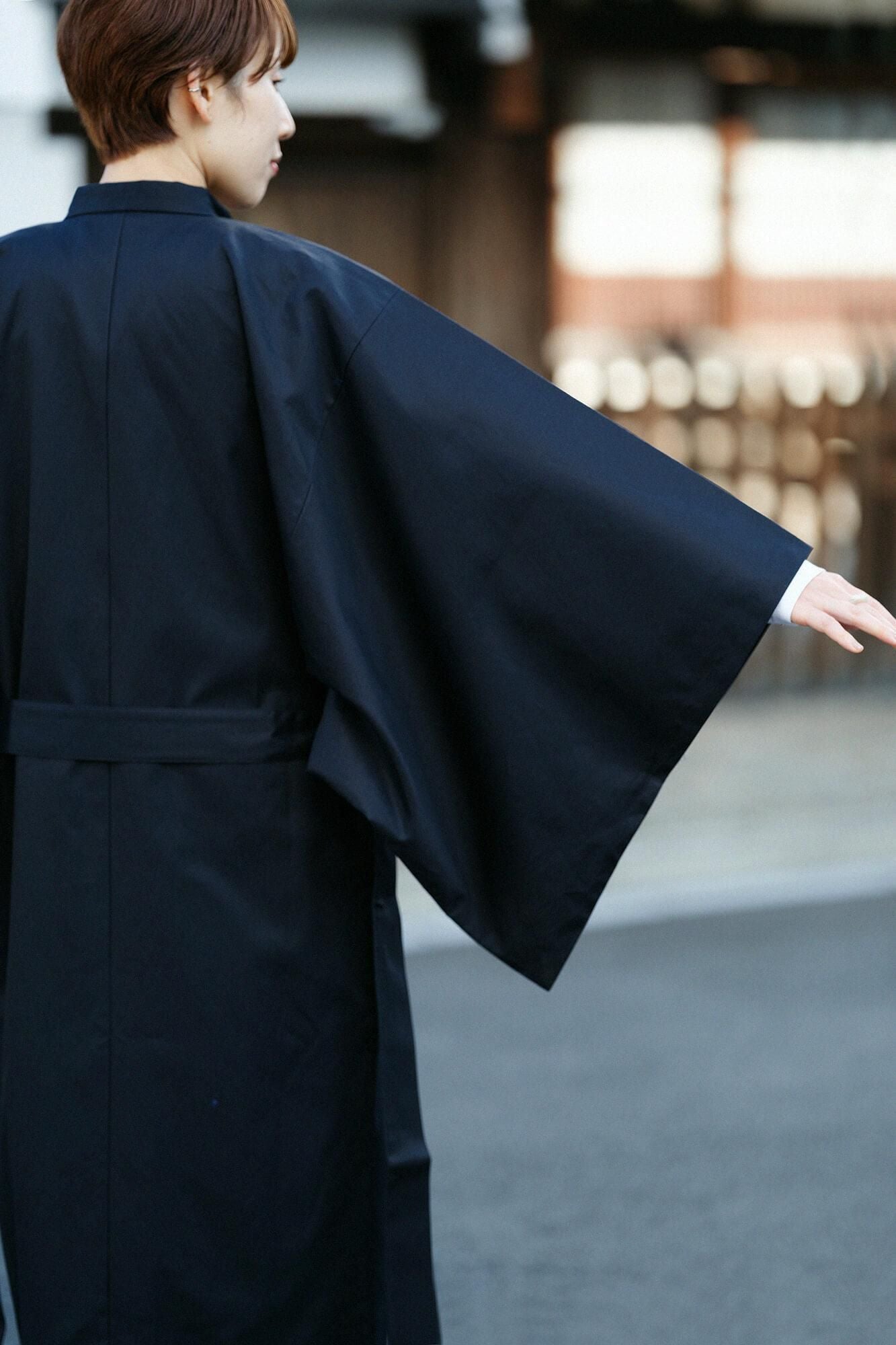 撥水綾織 宮中袖 間単／濡羽色 net限定】撥水綾織（はっすいあやおり） 円領外套（えんりょうが