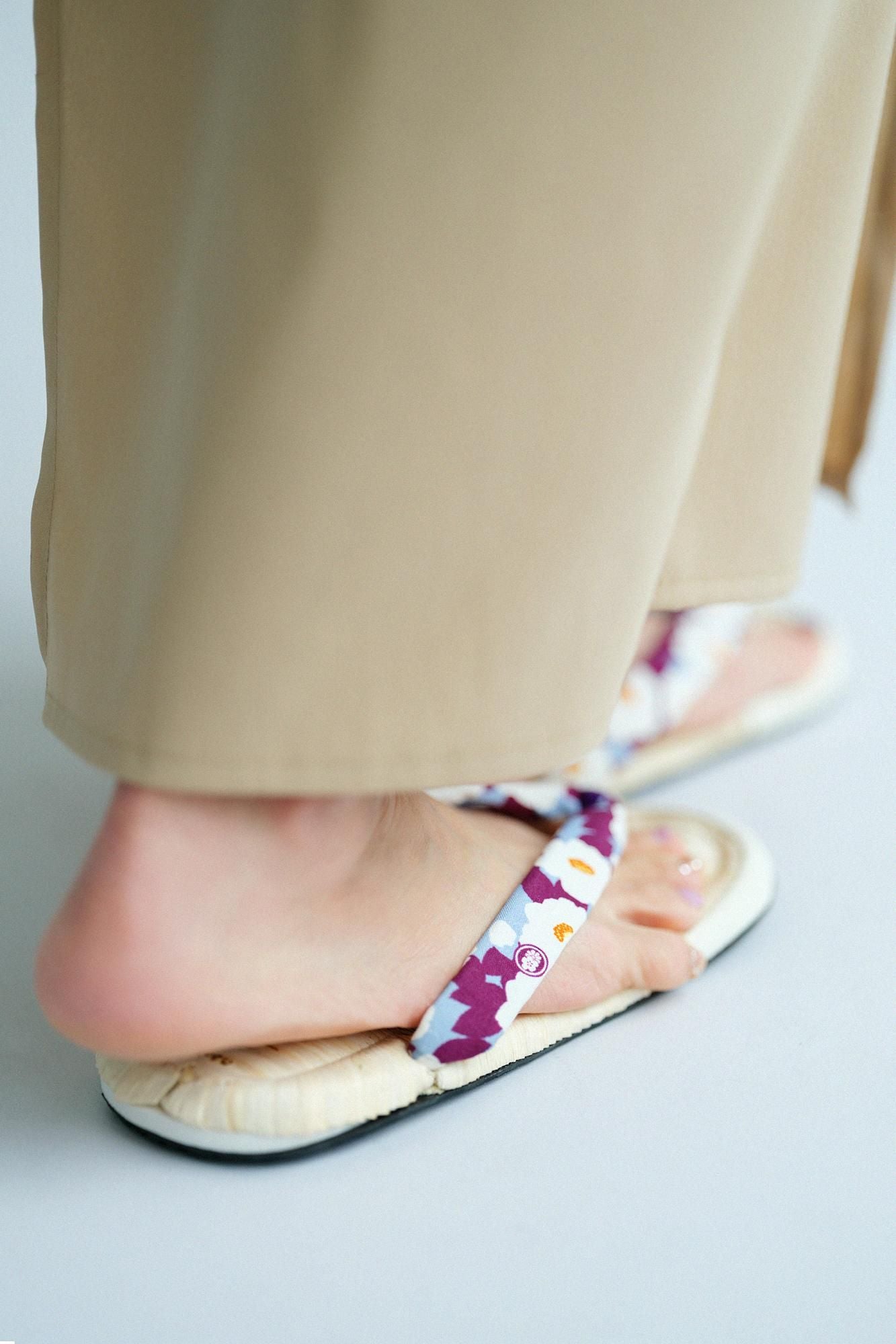 Asabura Sandals／Setsuzan Dawn