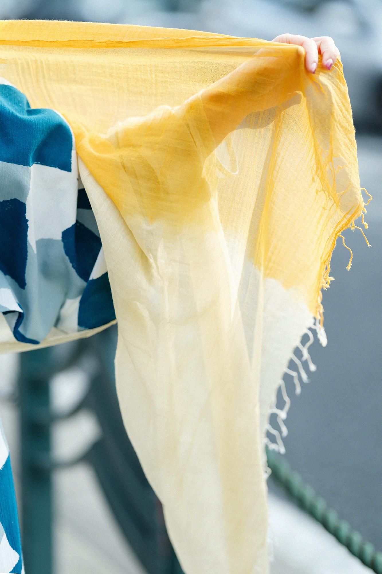 田端紮染 披肩／分層染 淡黄色×泥黄色