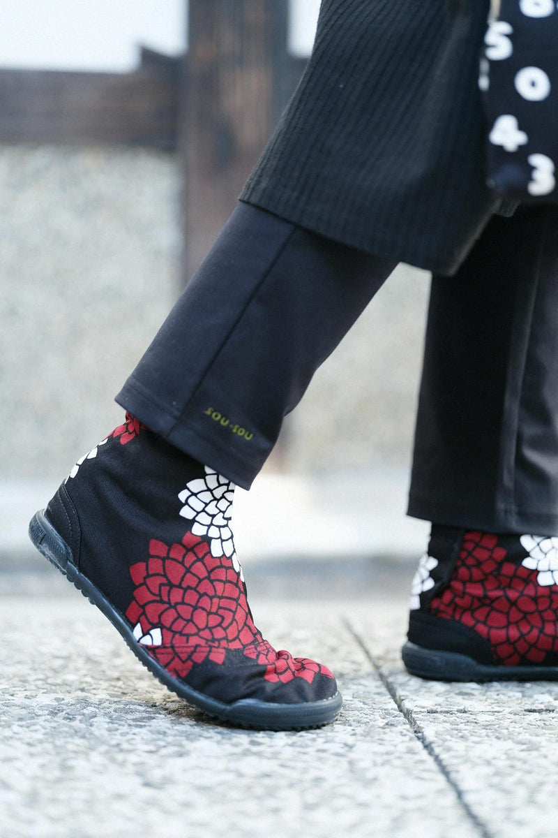 带胯部和 5 个圆头的分趾袜