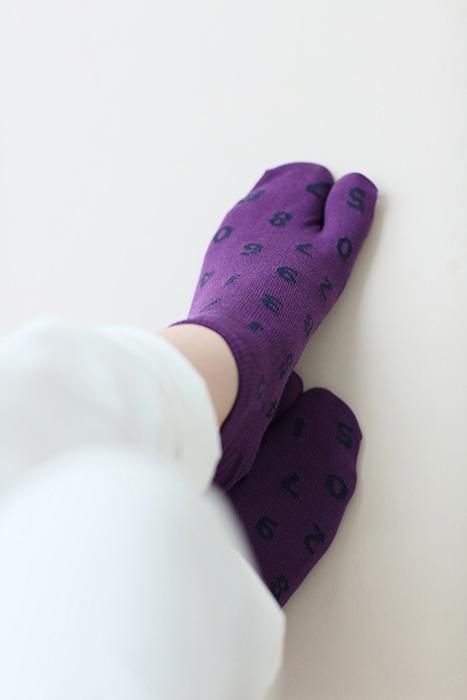 在Tabi Socks（长度） / SO-SU-U KYOMURASAKI X TOMEKON（男女）