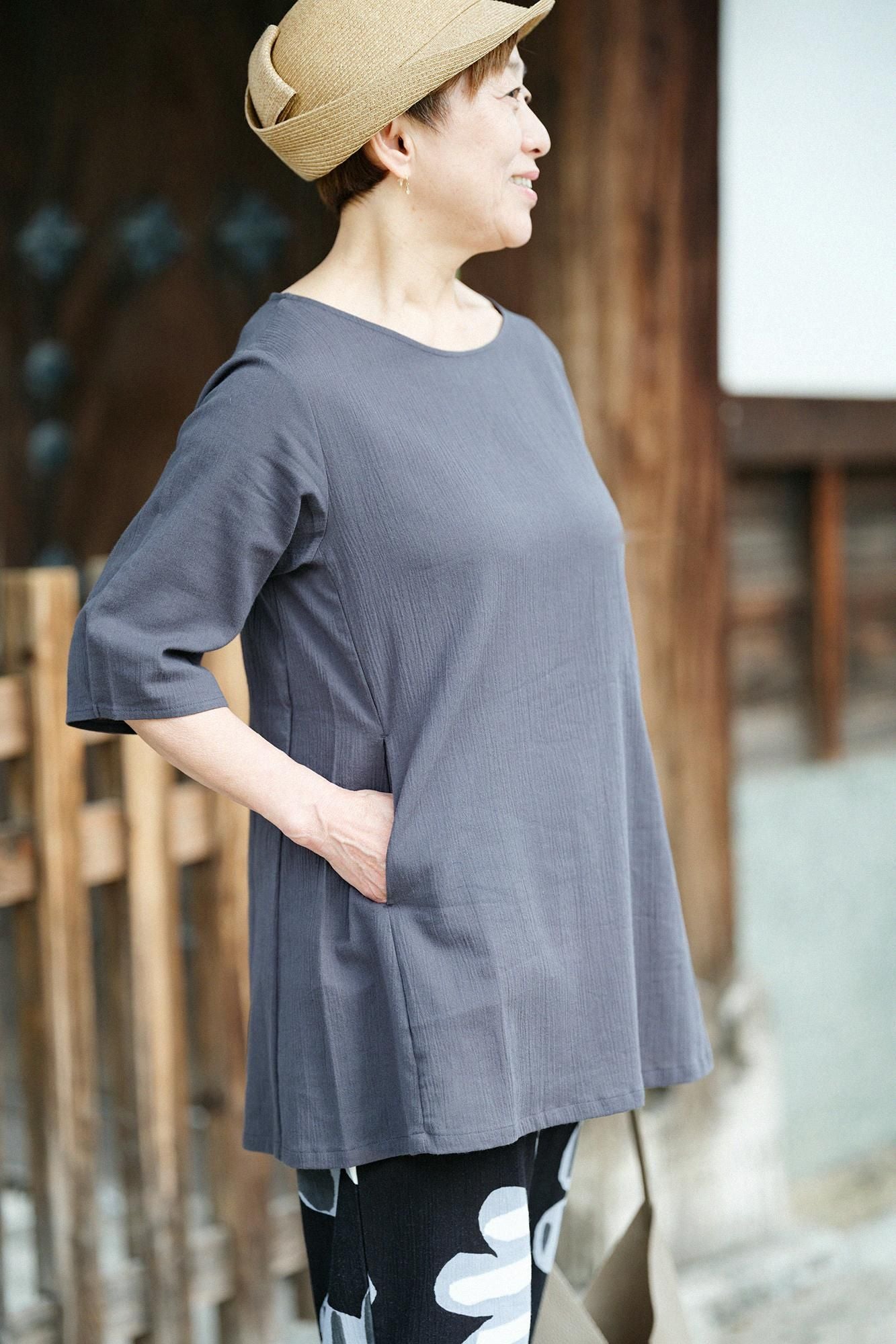 Chizimi Cotton 20/20 Elbow Length Sleeve Tunic / Dark Lead Color