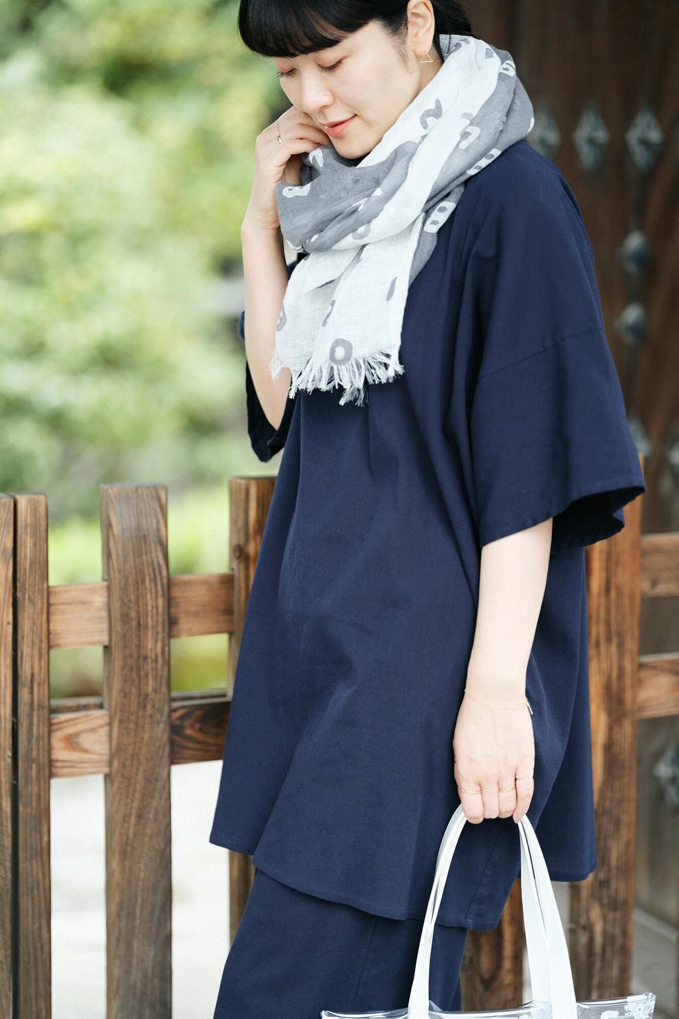 高島縮 40/40 平袖（ひらそで）ボートネックチュニック／留紺（とめこん）