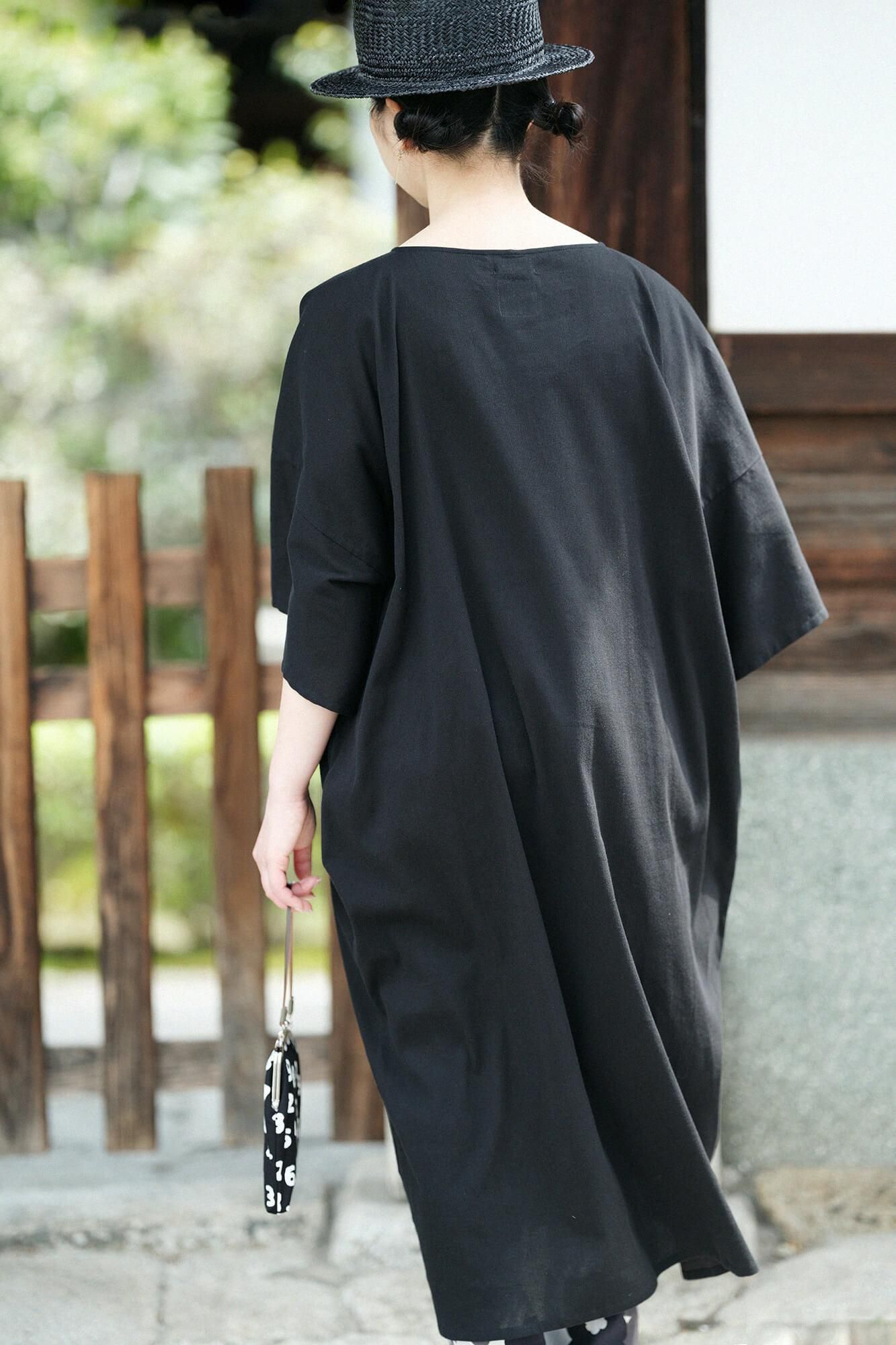 타카시마치지미 40/40 히라소데 보트넥 원피스／검은색