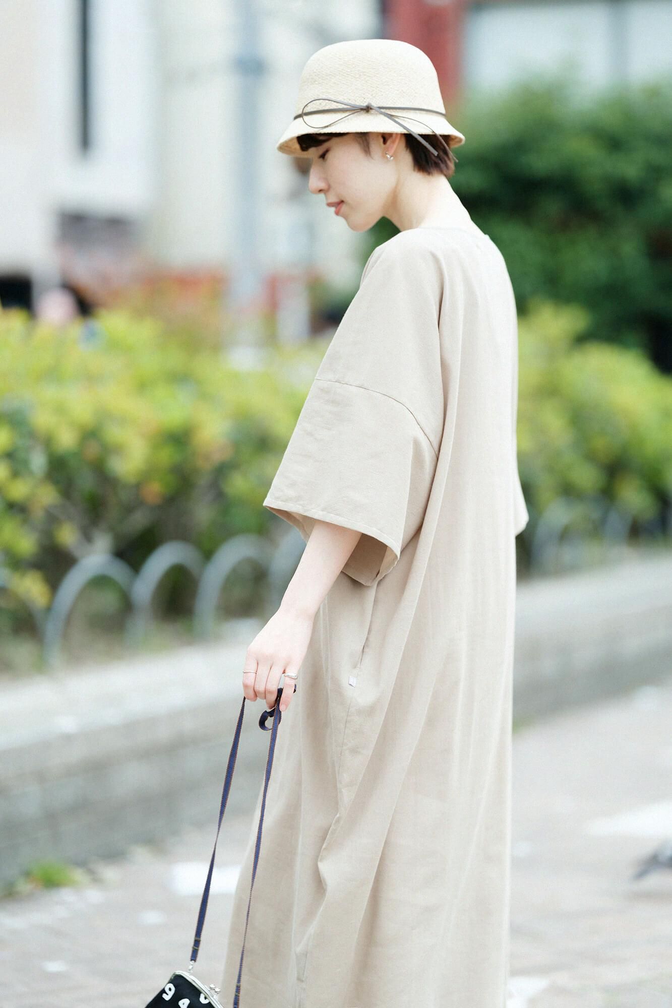 타카시마치지미 40/40 히라소데 보트넥 원피스／베이지(Shirotsurubami)