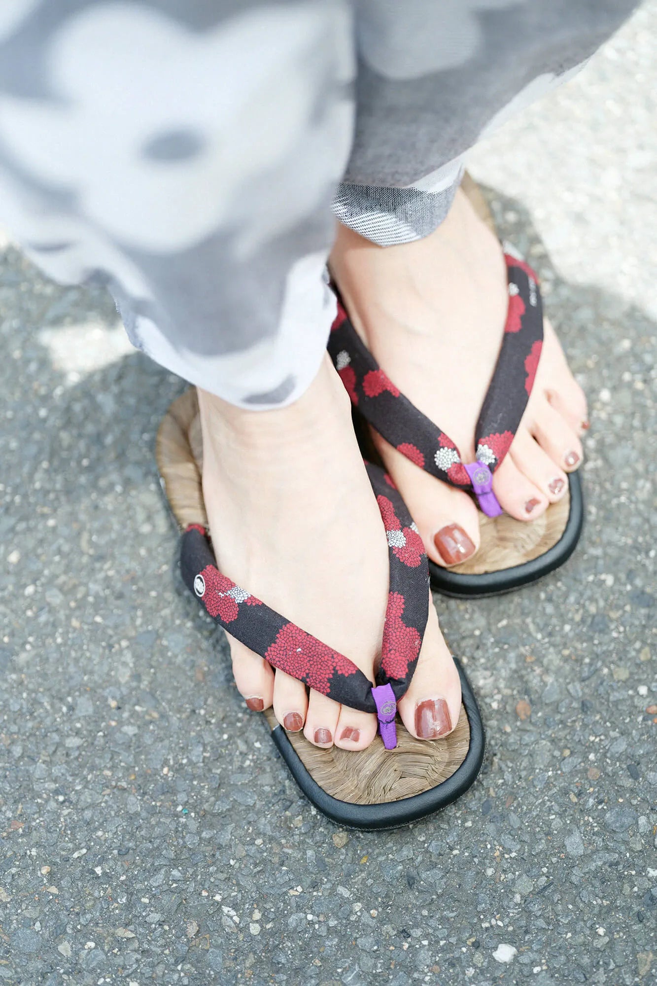 Zori Sandalen Asabura Crow Tisch/Somon