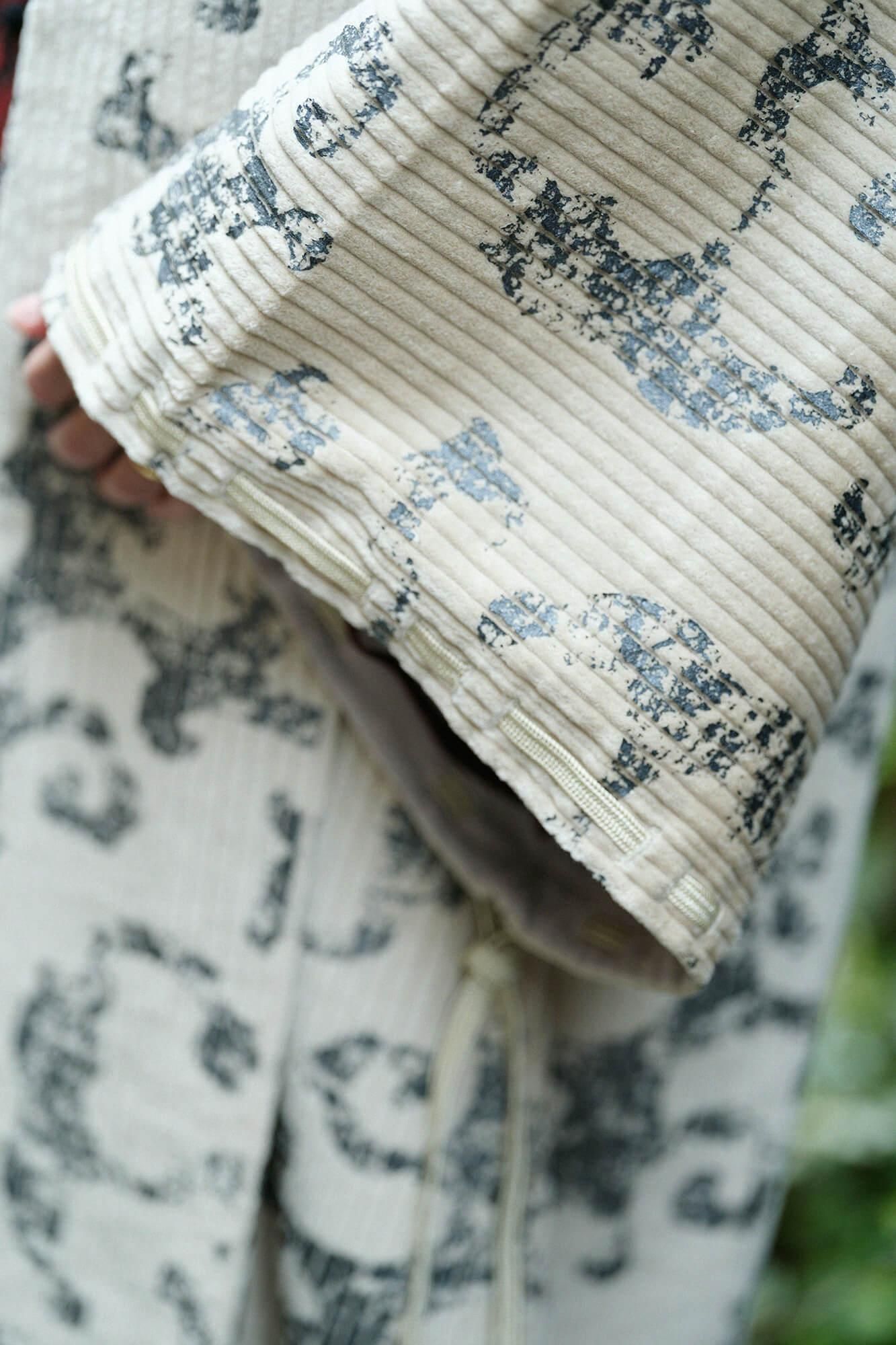 【net Limited】Corduroy Rectangular Sleeve Coat with Lining /  Yama Raging Billows Era Beige