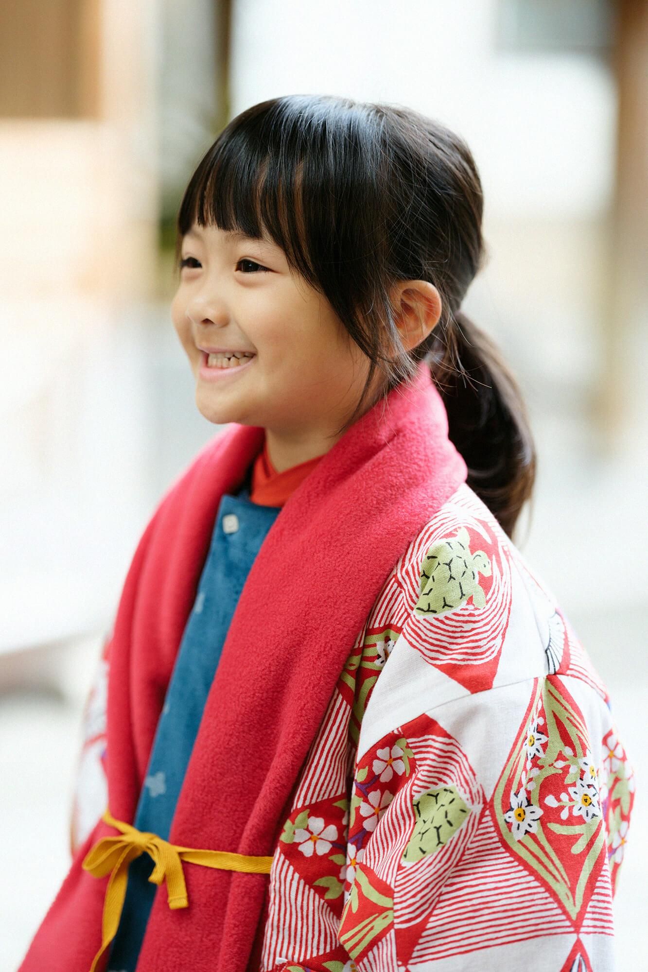 ●플리스 어린이 모지리 소데／빨간색×이와이비시츠나기