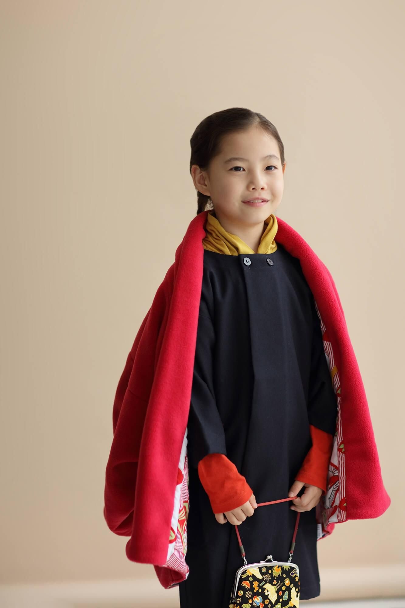 ●플리스 어린이 모지리 소데／빨간색×이와이비시츠나기