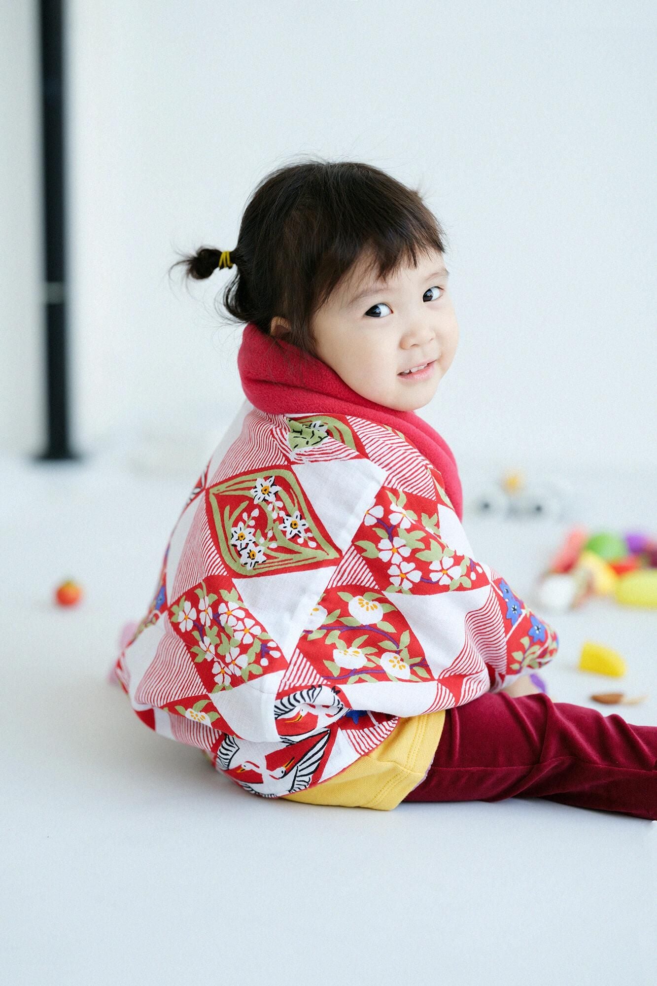 ●플리스 어린이 모지리 소데／빨간색×이와이비시츠나기