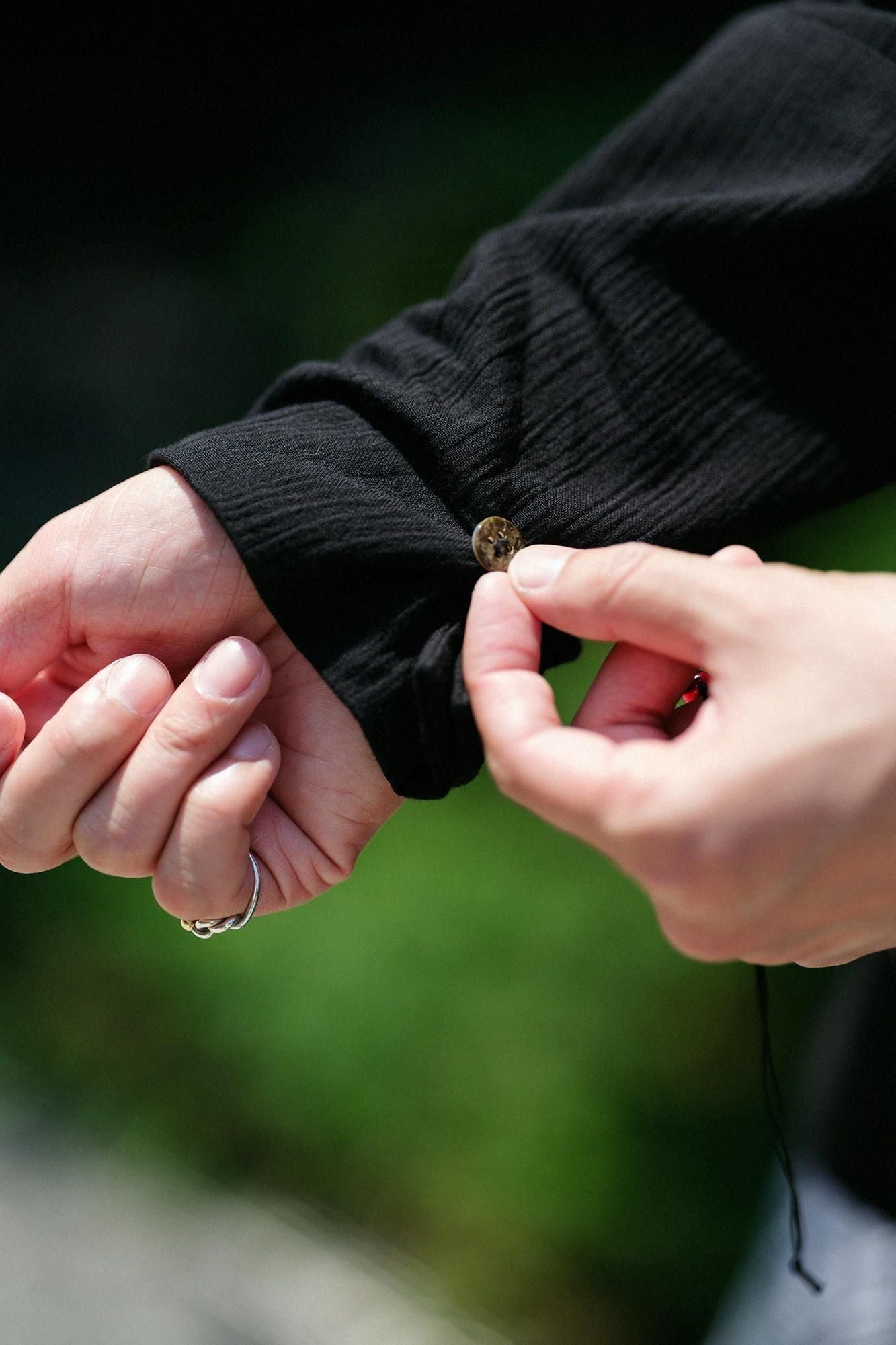 高島縮 20/20 立衿（たちえり） 筒袖襯衣（つつそでしんい）／濡羽色（ぬればいろ）