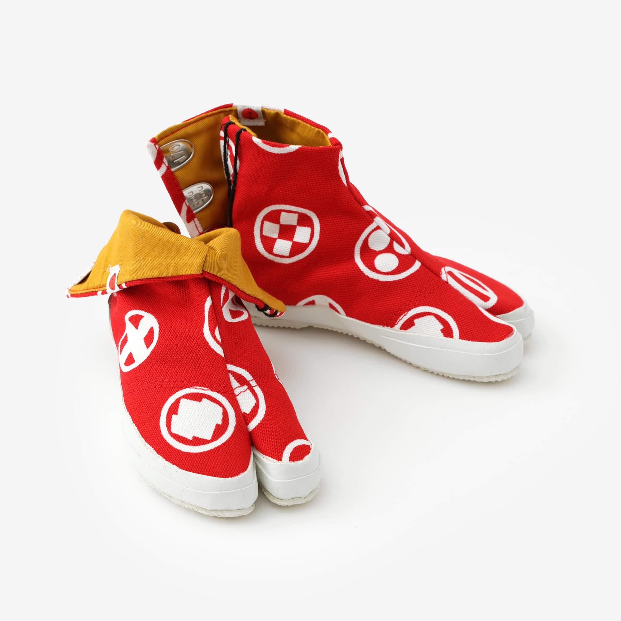 ● chaussettes Tabi pour enfants / kamon aka x tsukumo