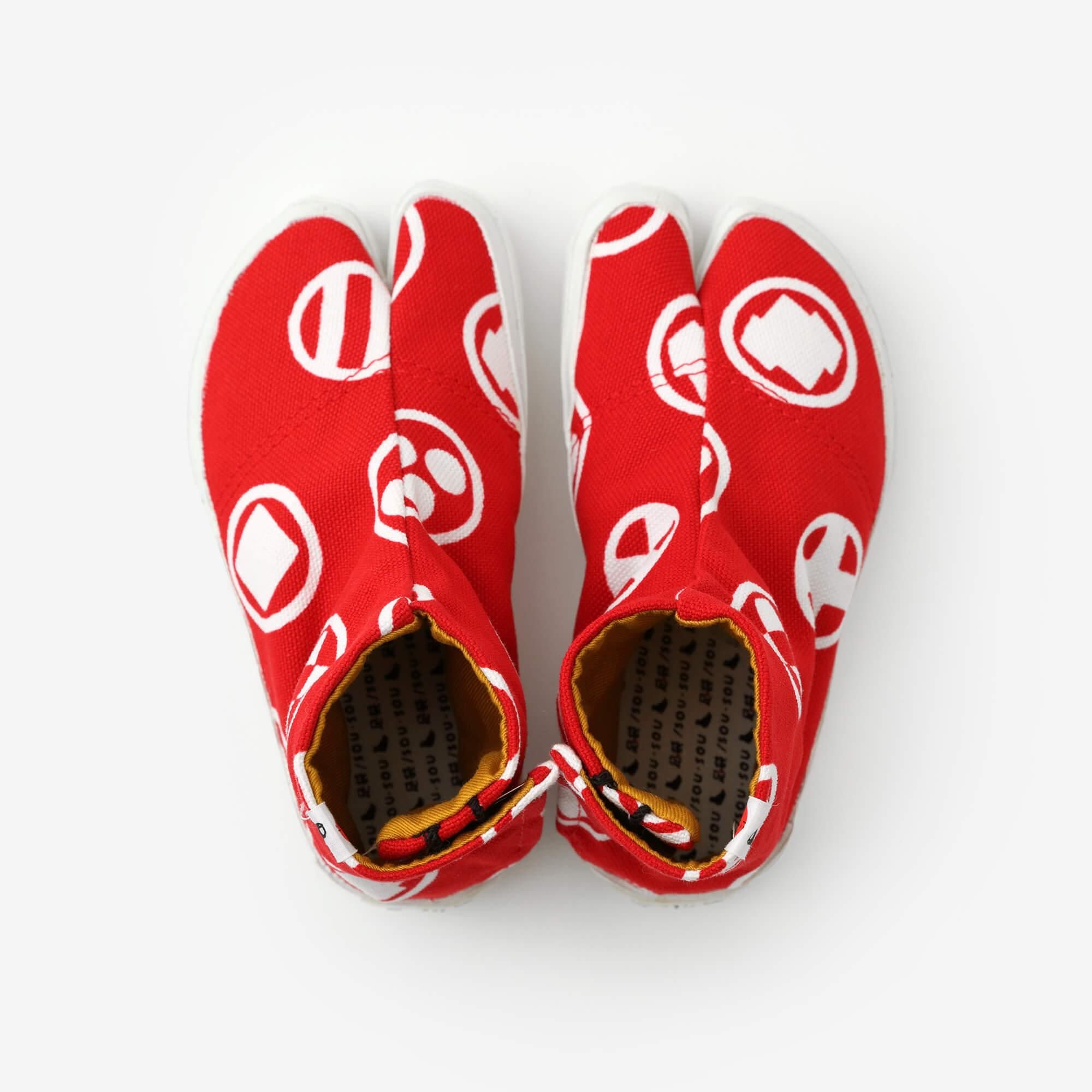 ● chaussettes Tabi pour enfants / kamon aka x tsukumo