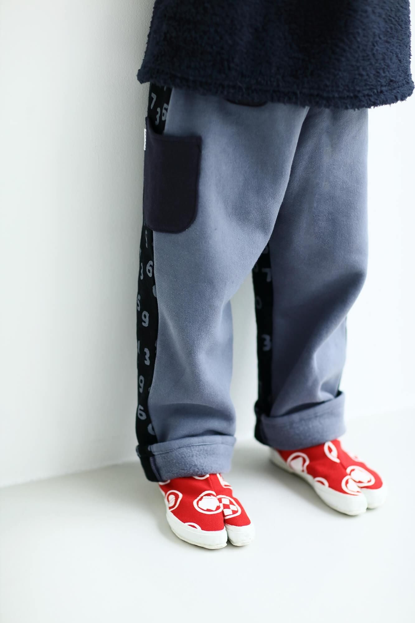 ● chaussettes Tabi pour enfants / kamon aka x tsukumo