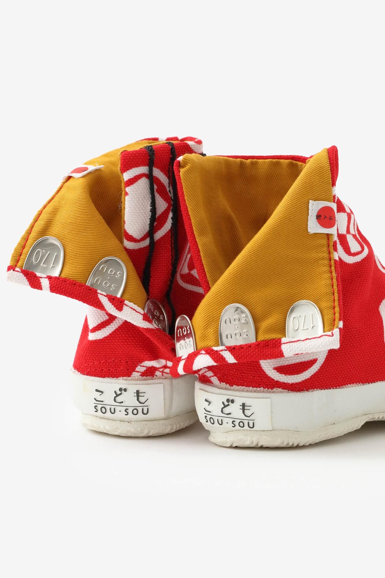 ● chaussettes Tabi pour enfants / kamon aka x tsukumo