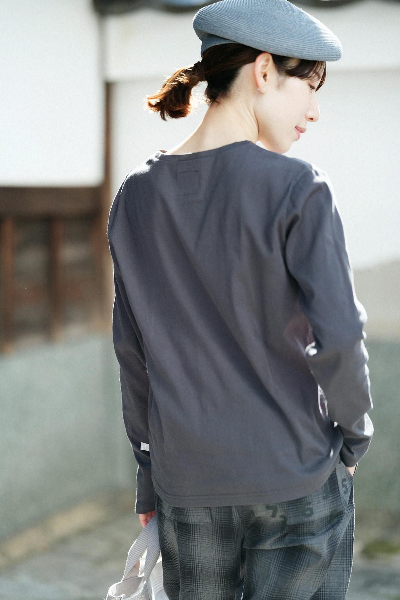 타카시마치지미 40/40 긴 소매포켓 T셔츠／짙은 회색(키나 마리) xSO-SU-U콘