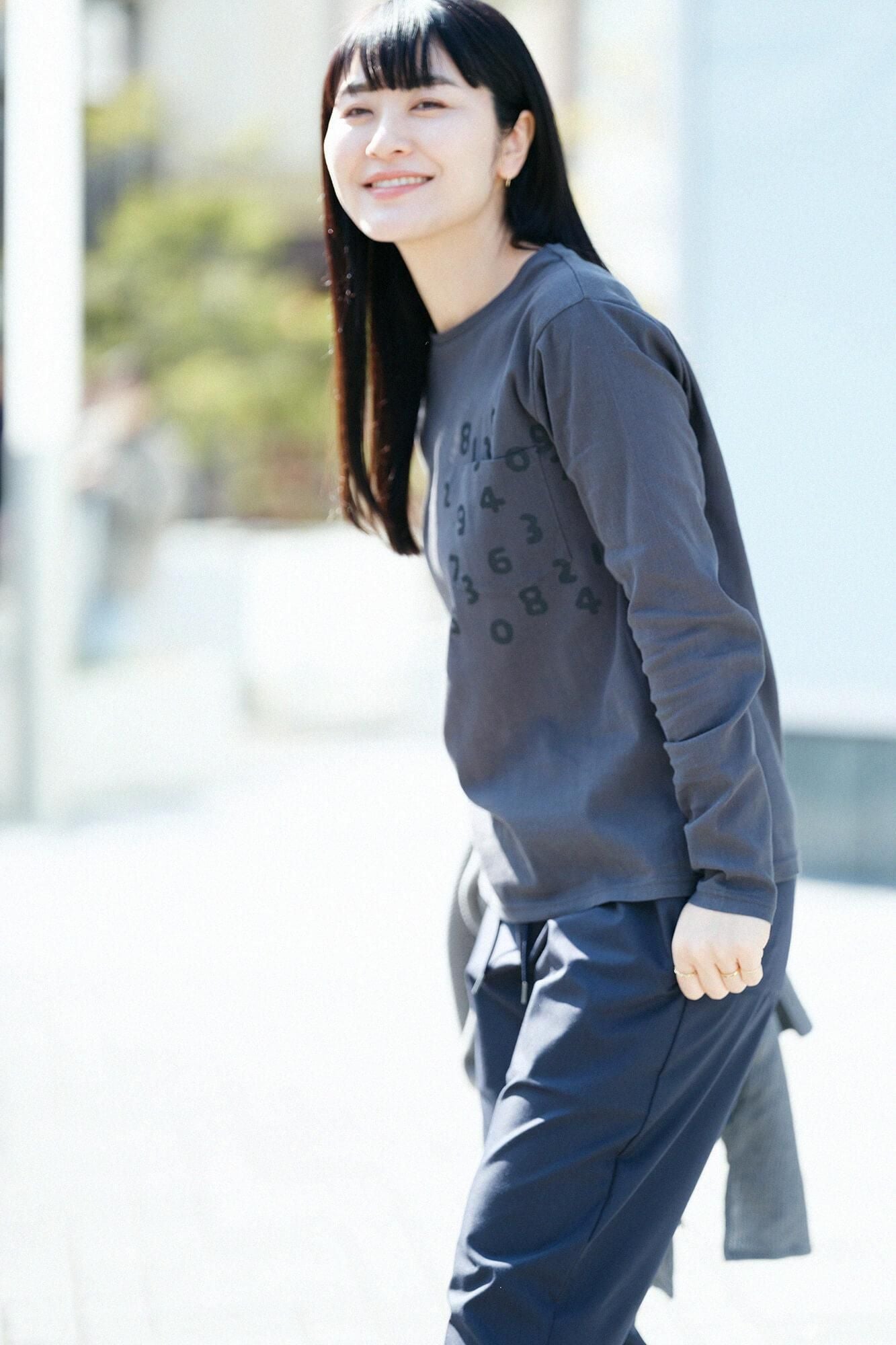 타카시마치지미 40/40 긴 소매포켓 T셔츠／짙은 회색(키나 마리) xSO-SU-U콘