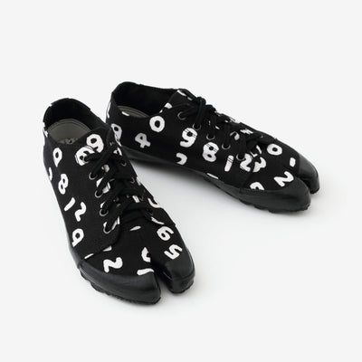 Split Toe Tabi Sneaker／SO-SU-UKon Black
