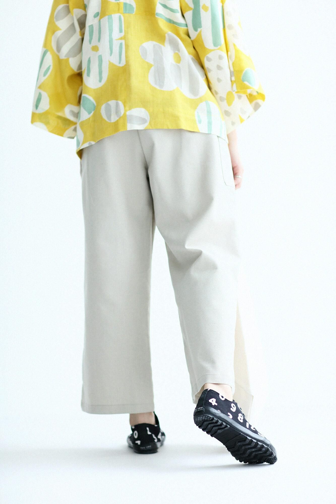 Split Toe Tabi Sneaker／SO-SU-UKon Black