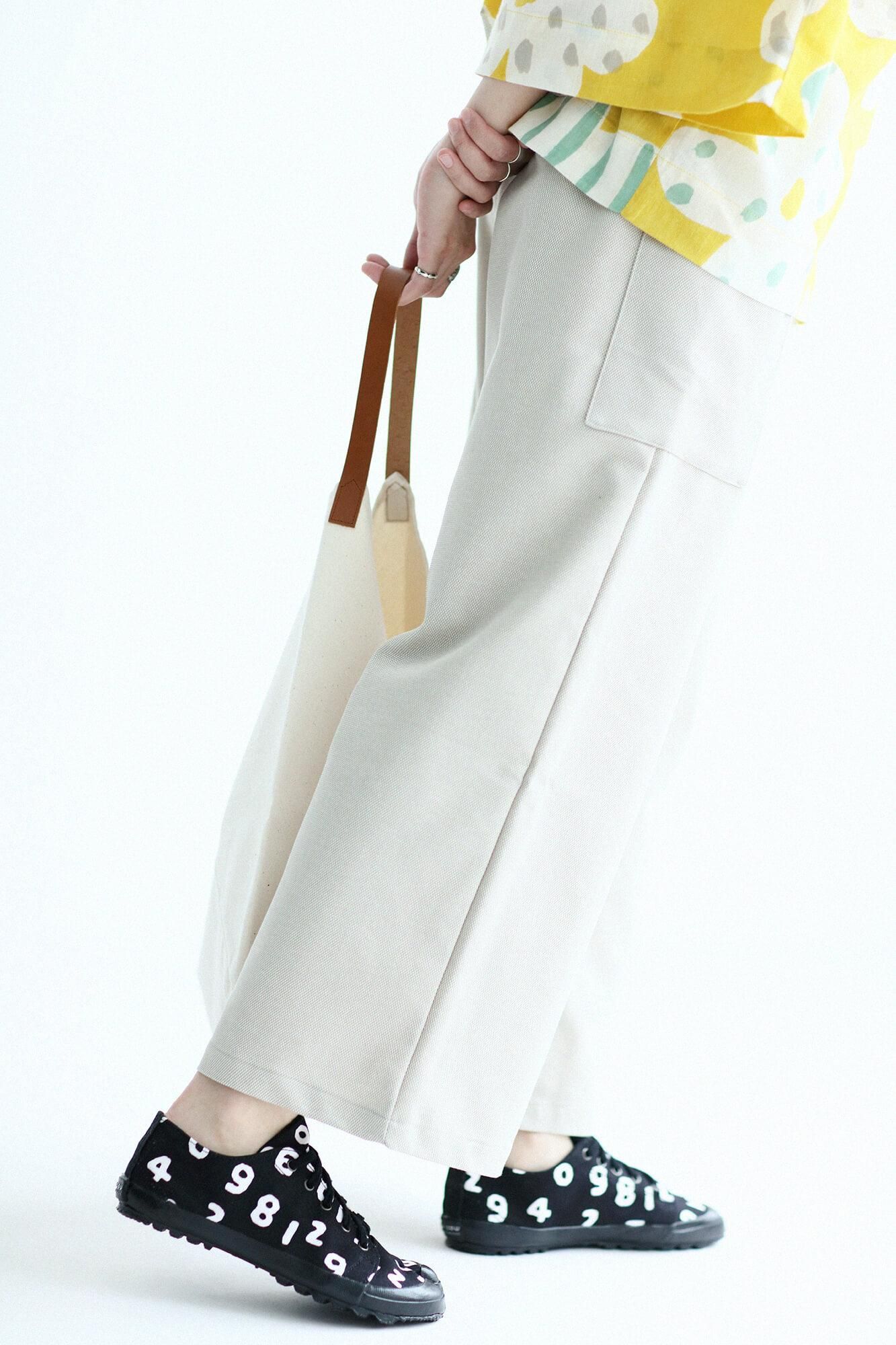 Split Toe Tabi Sneaker／SO-SU-UKon Black