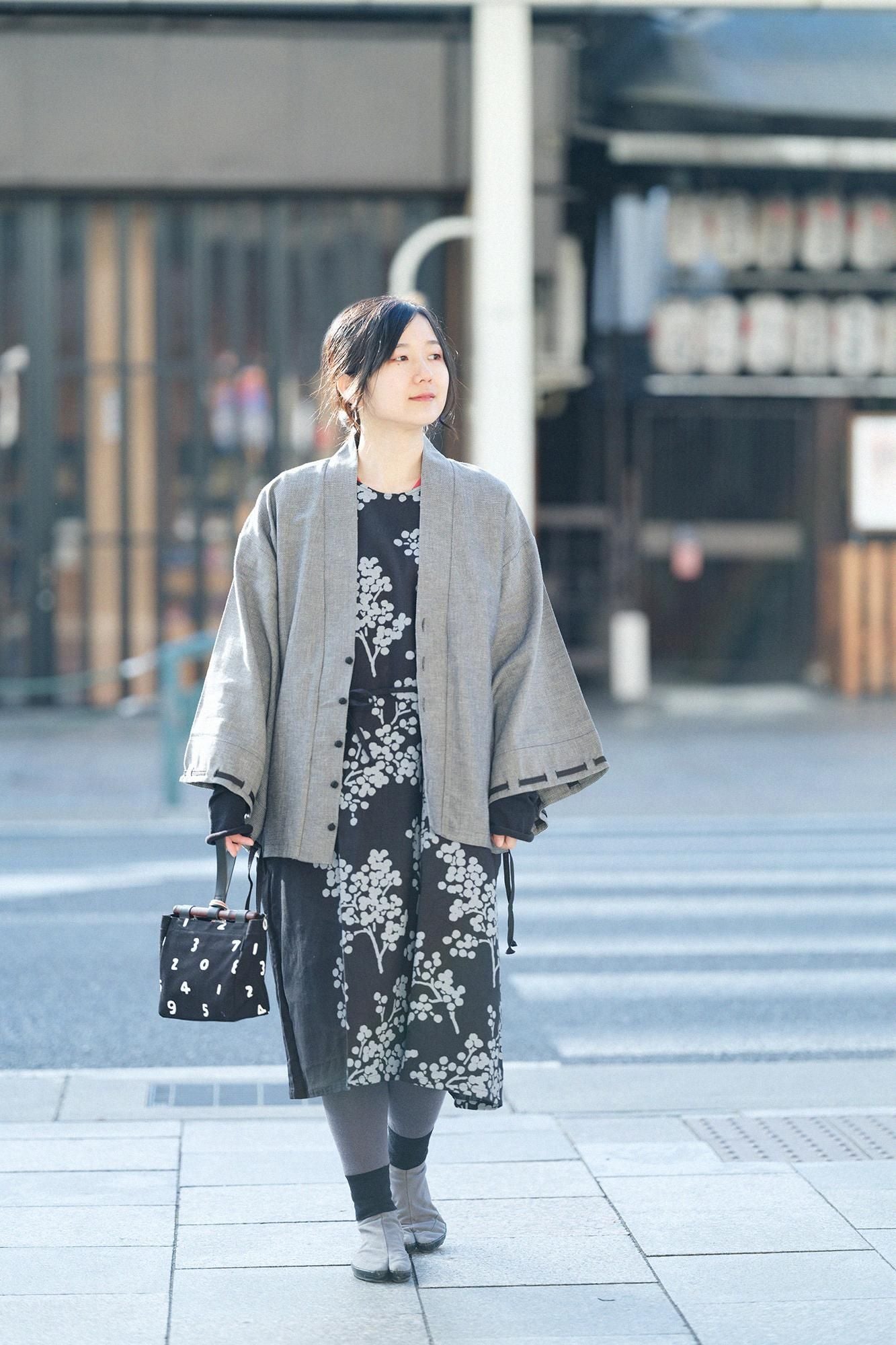 彩三寸 內搭褲／深灰色×黑色