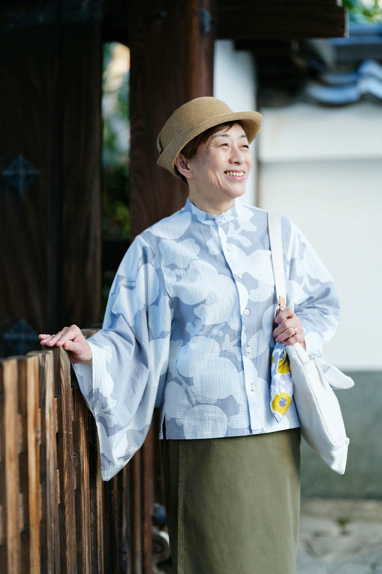 高島縮 20/20 草衣（そうい） 上（うえ）／菊唐草（きくからくさ）