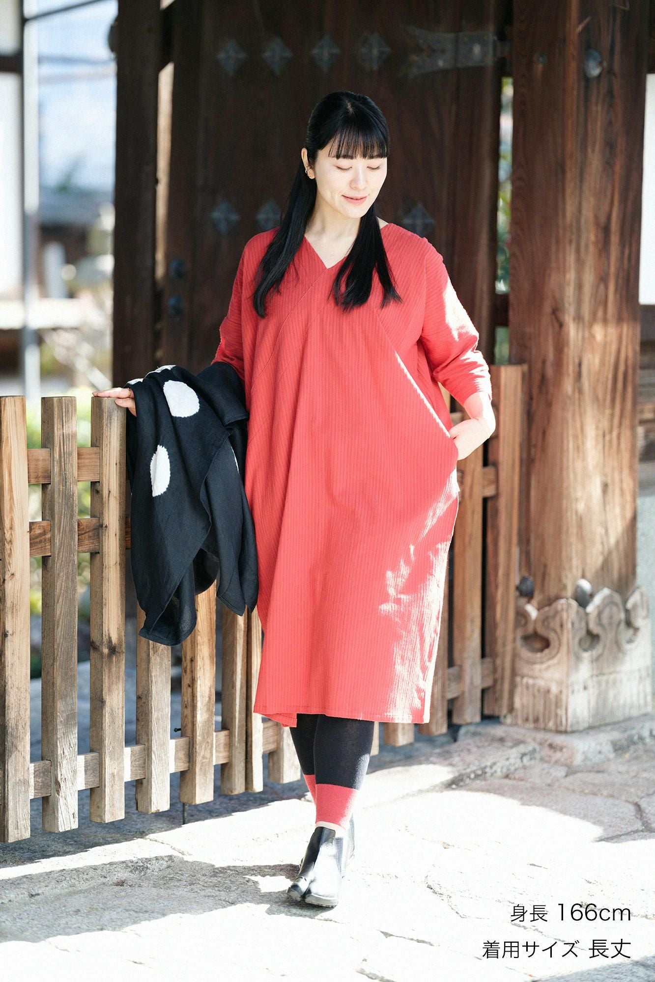 高島縮棉40/20 空羽 V領長方形洋裝 七分袖／胭脂紅