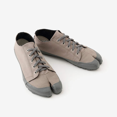 Split Toe Tabi Sneaker / Soot Grey × Lines and Dots