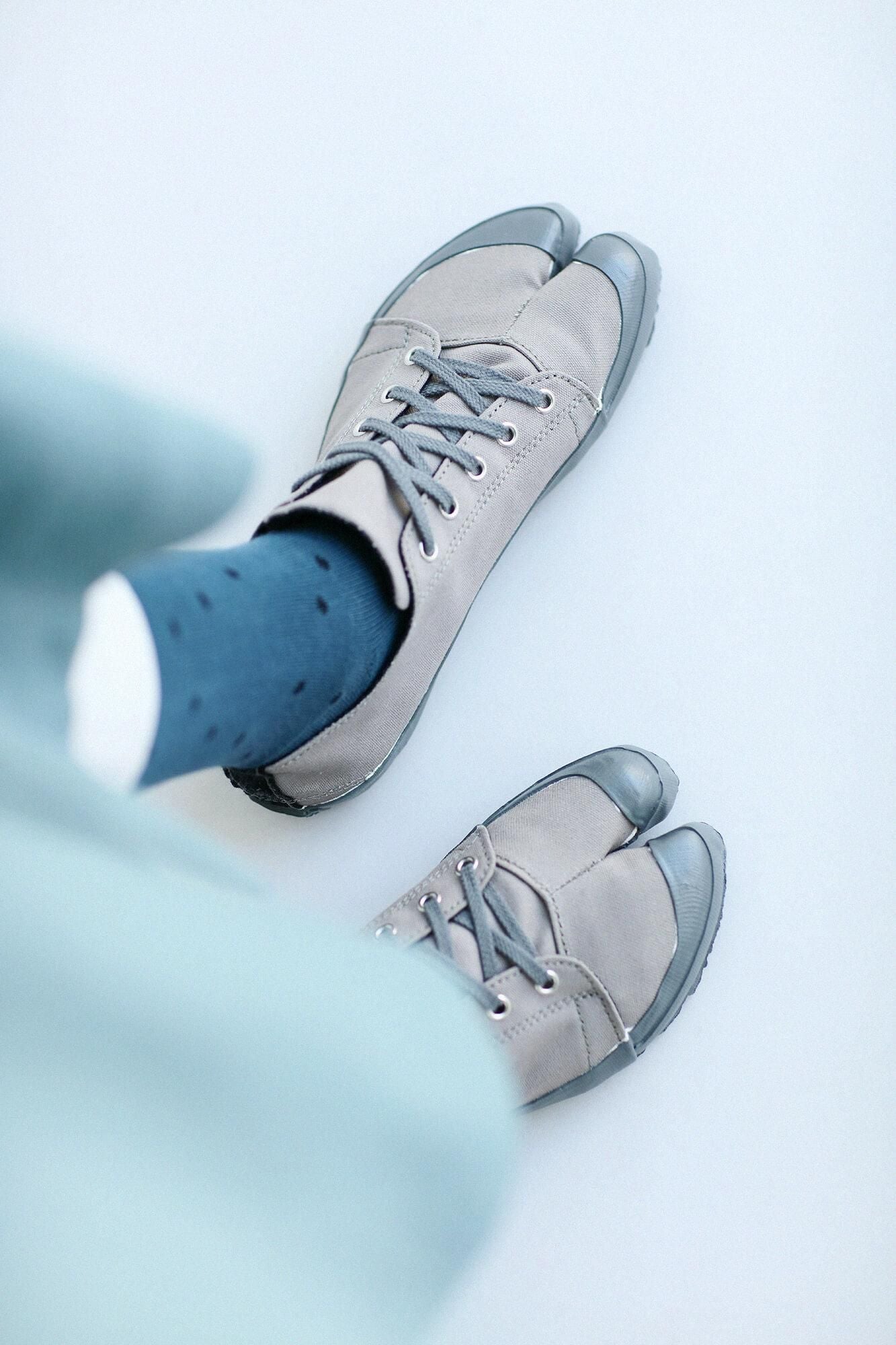 分趾足袋運動鞋／煤色×點線