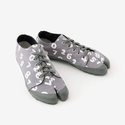 Split Toe Tabi Sneaker / SO-SU-U Kon Light Ink Grey