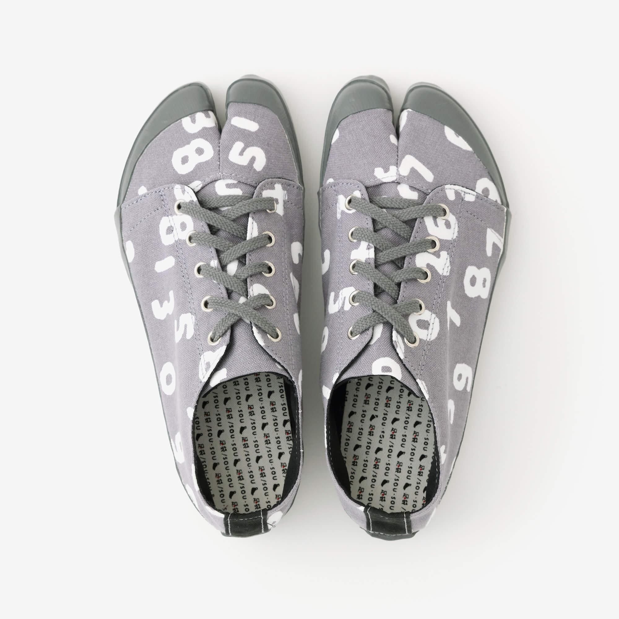 Split Toe Tabi Sneaker / SO-SU-U Kon Light Ink Grey