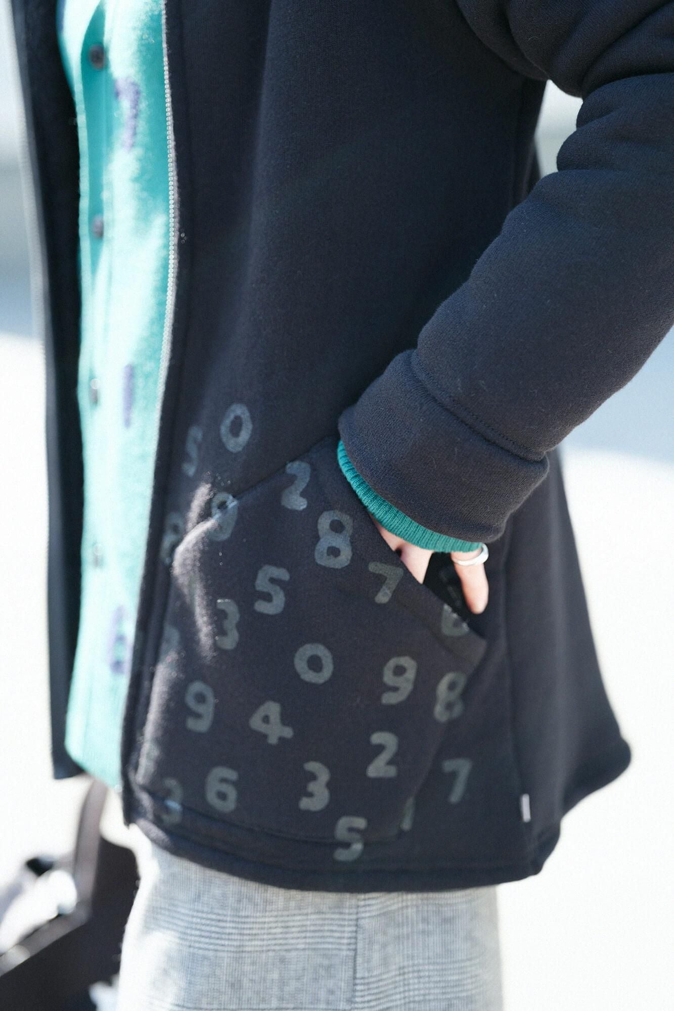 [nur Netz] Kapuzenpullover aus Boa-Strick auf der Rückseite/Schwarz