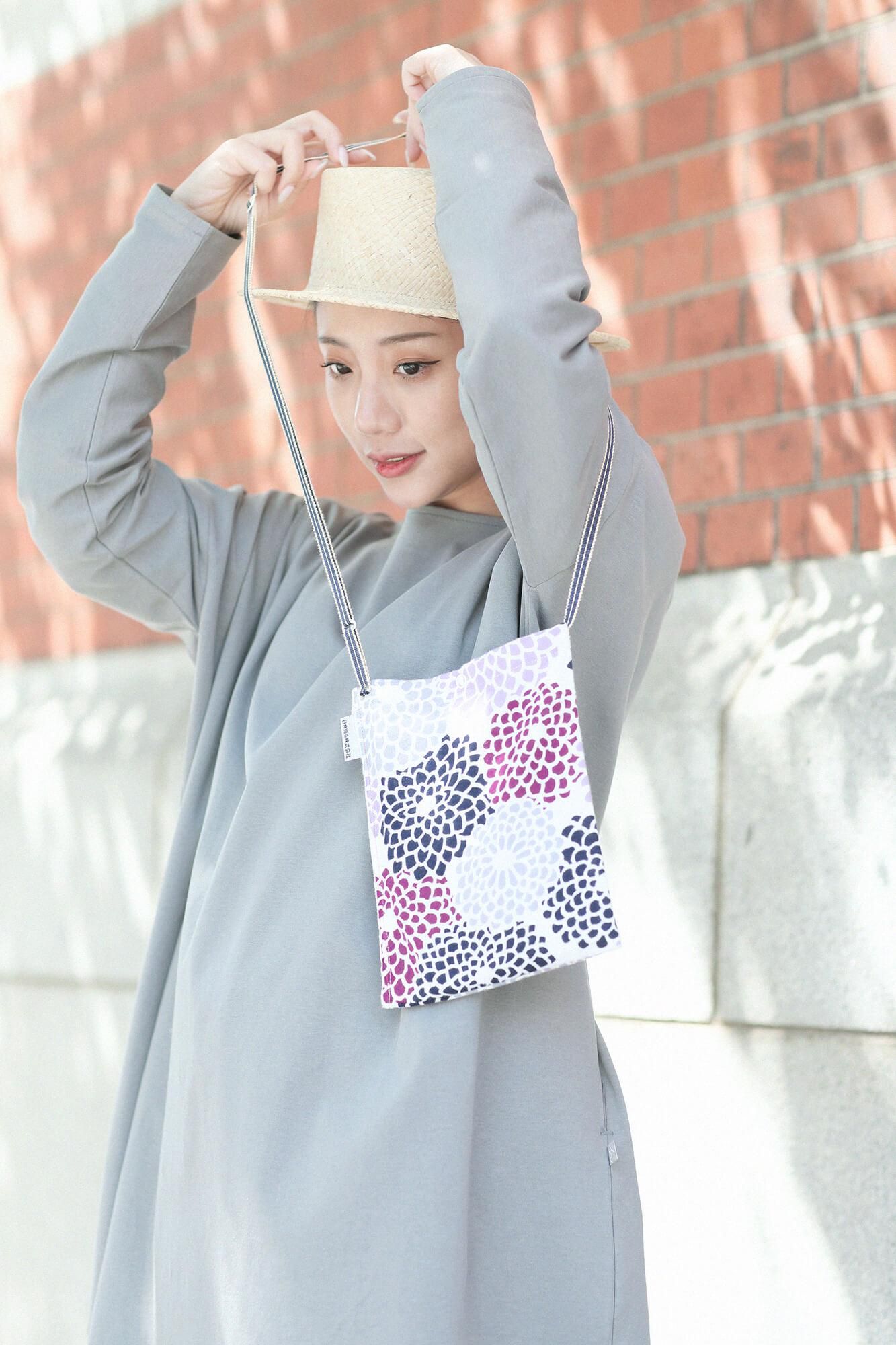 伊勢木綿 御朱印帳袋（ごしゅいんちょうぶくろ）／菊づくし 佳夕（かせき）