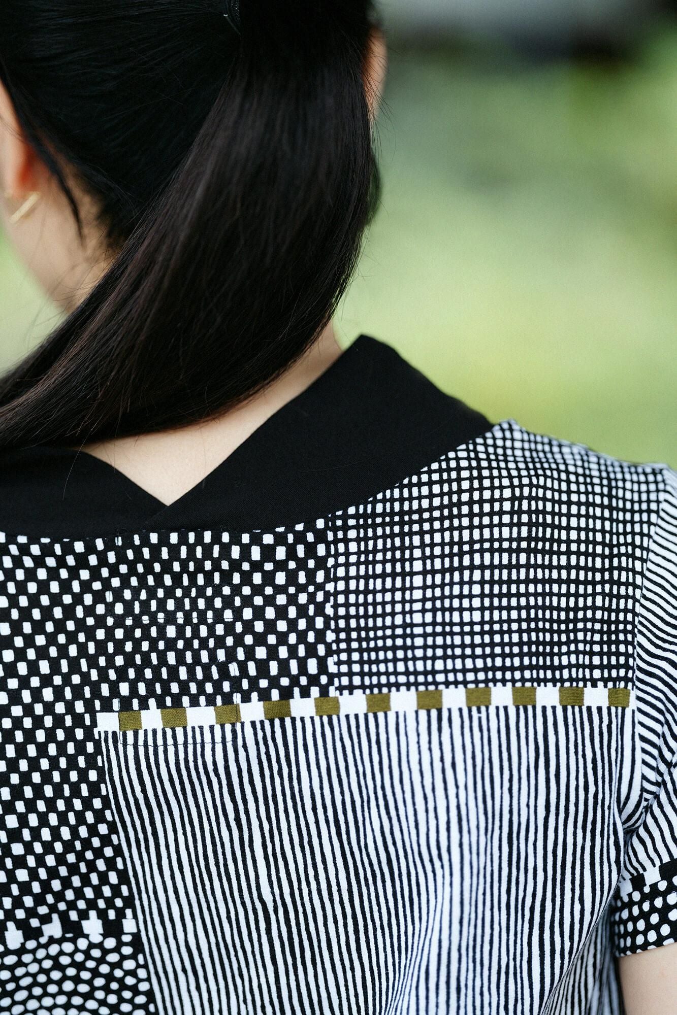 和服領短袖上衣／點線 墨黑色