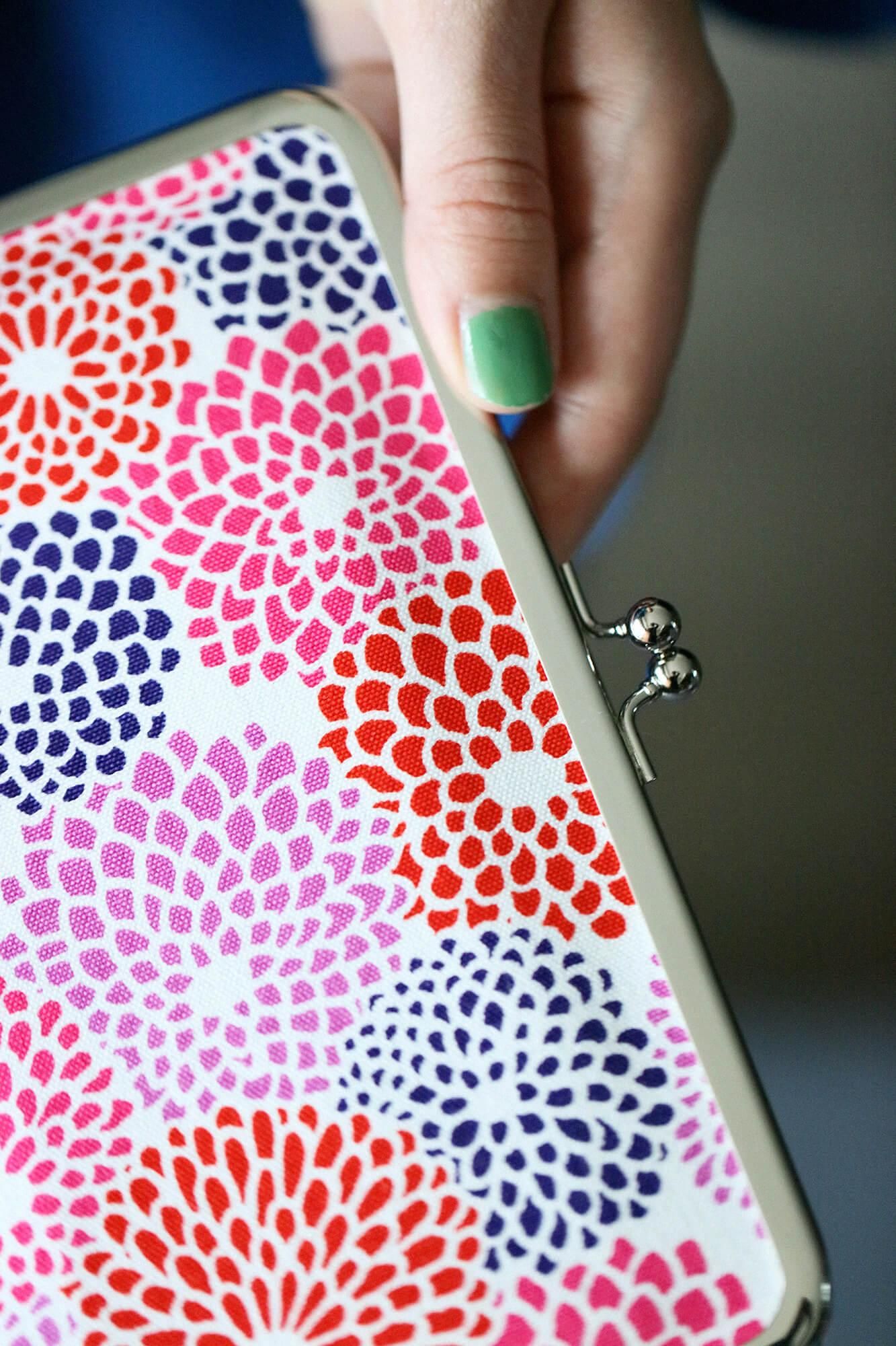 No.12 Canvas Soft Gamaguchi for Paperback / Chrysanthemum