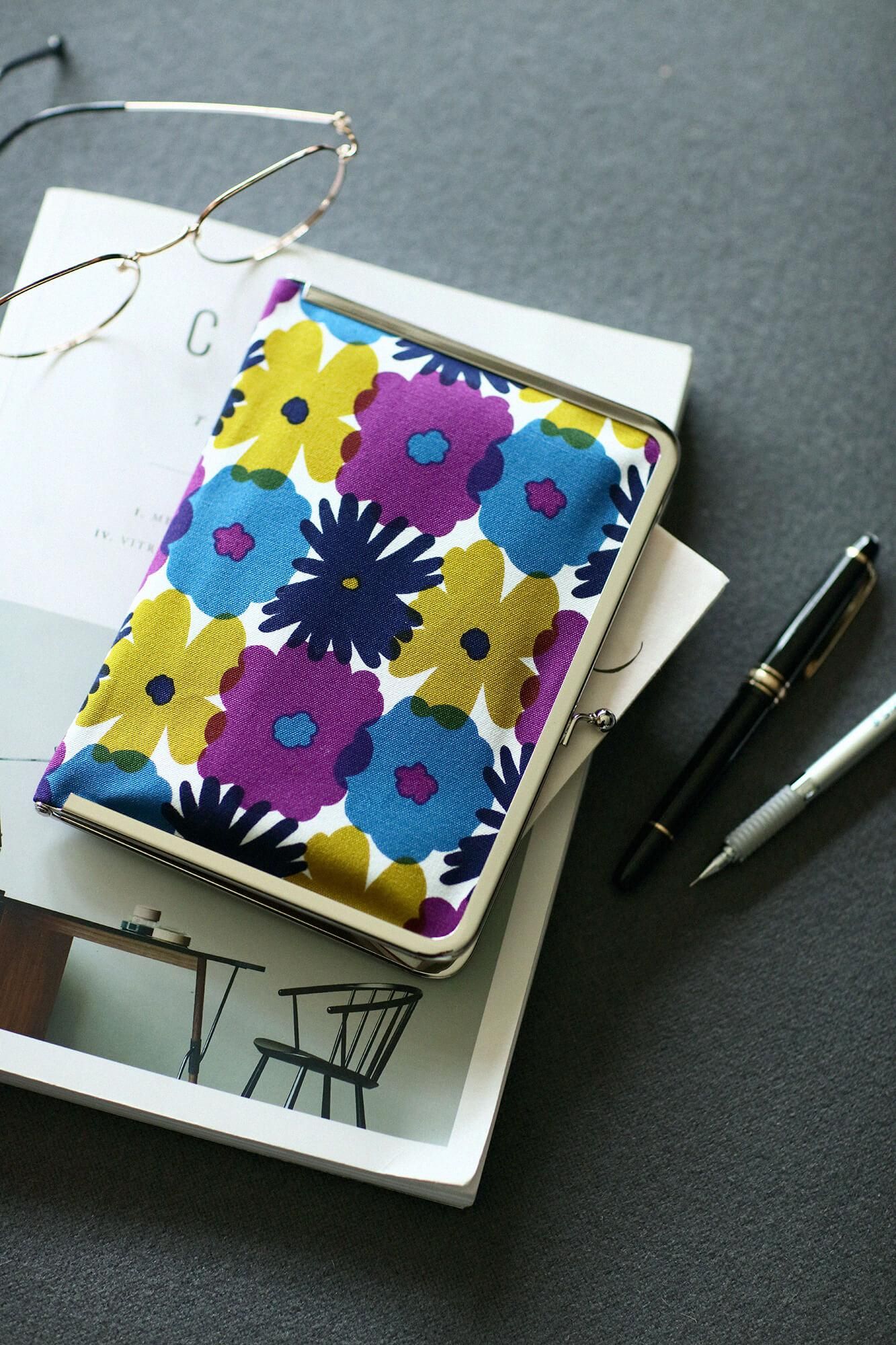 12號帆布 軟 文庫本口金包/落落大方繽紛