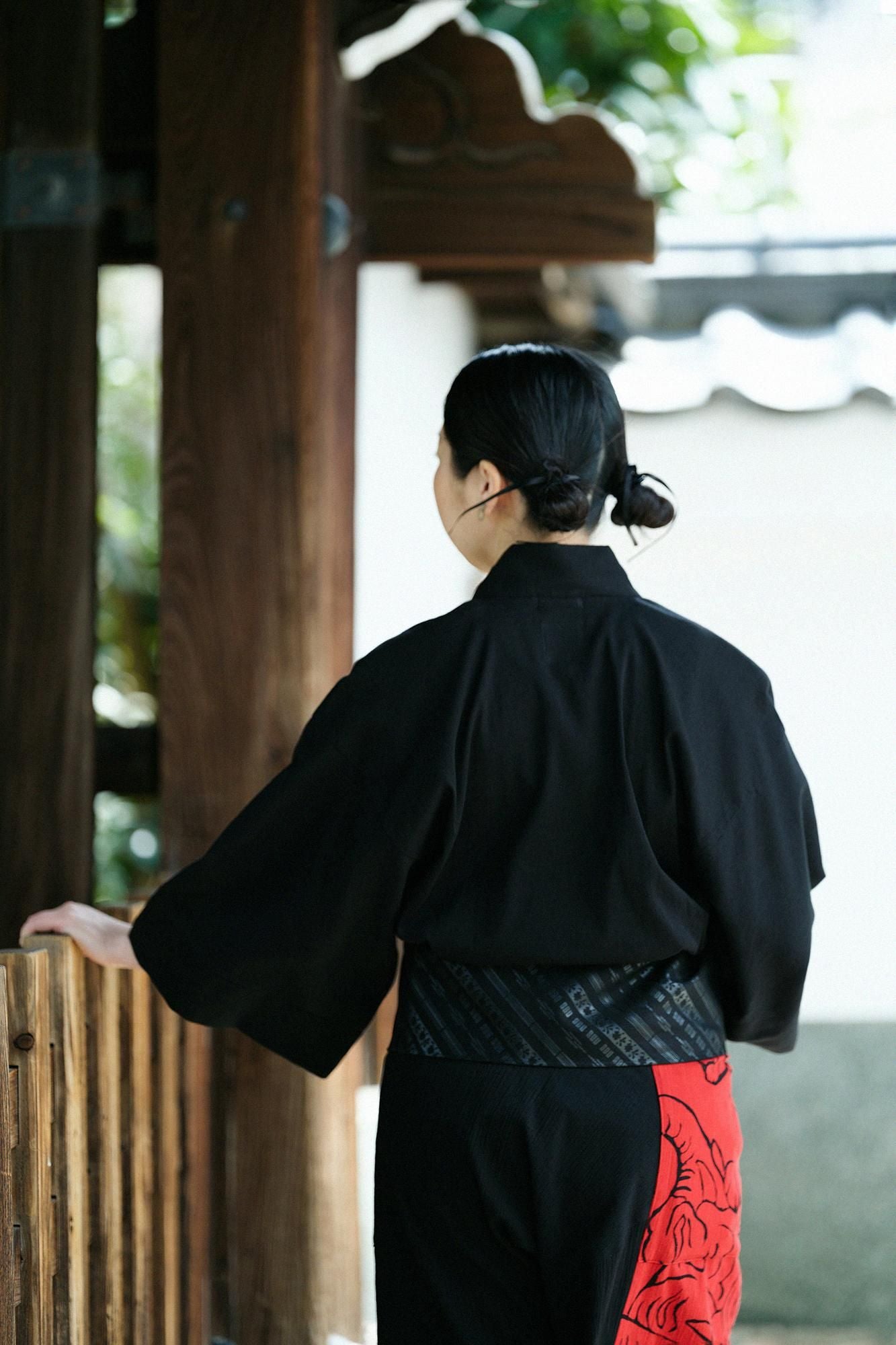 高島縮 40/40 風靡（ふうび） 上／濡羽色（ぬればいろ）