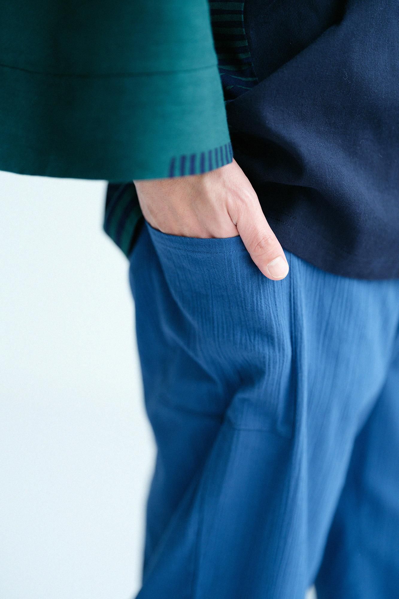 Takashima Chiku 20/20 portant une souris Enyu / Navy