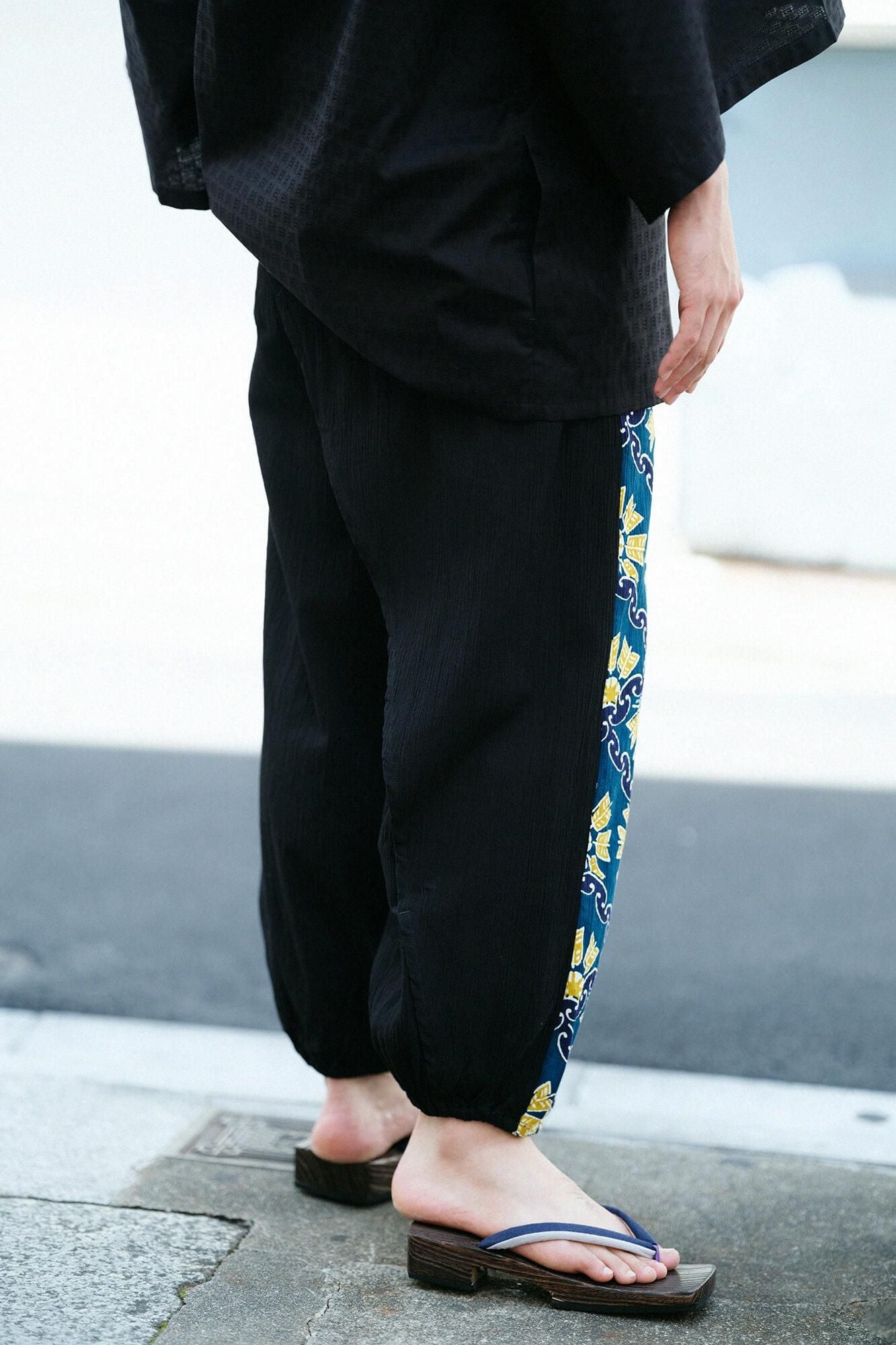Chizimi Cotton 20/20 Wrap Harem Pants Bi-color 2.0 / Black × Continuation of Arrow Wheel-Recreation