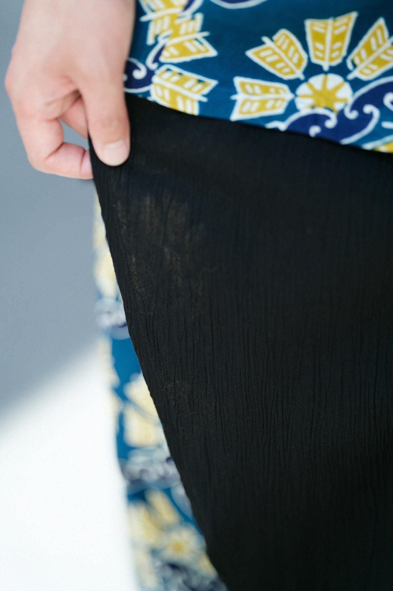 Chizimi Cotton 20/20 Wrap Harem Pants Bi-color 2.0 / Black × Continuation of Arrow Wheel-Recreation