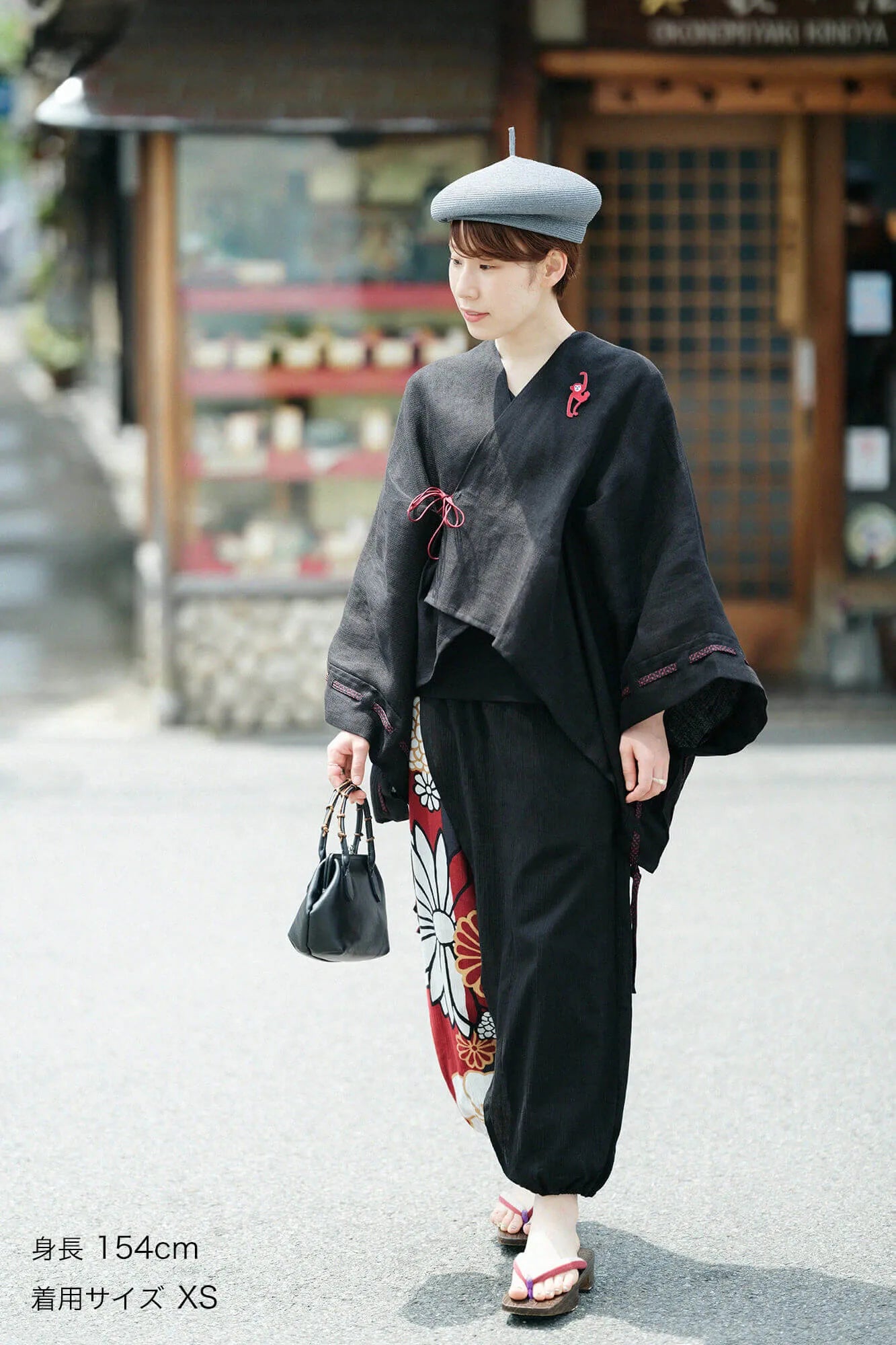 【nur online】 Takashima Shrink 20/20 Handgriff breite Kimonojacke (Takamikanishi) mit ungleichmäßigem Muster (Katamigawari) 2.0 / Neribarbeige (Nurebairo) × Goldbesatz-Glanzgarn (Kinranshi) ▲ 
