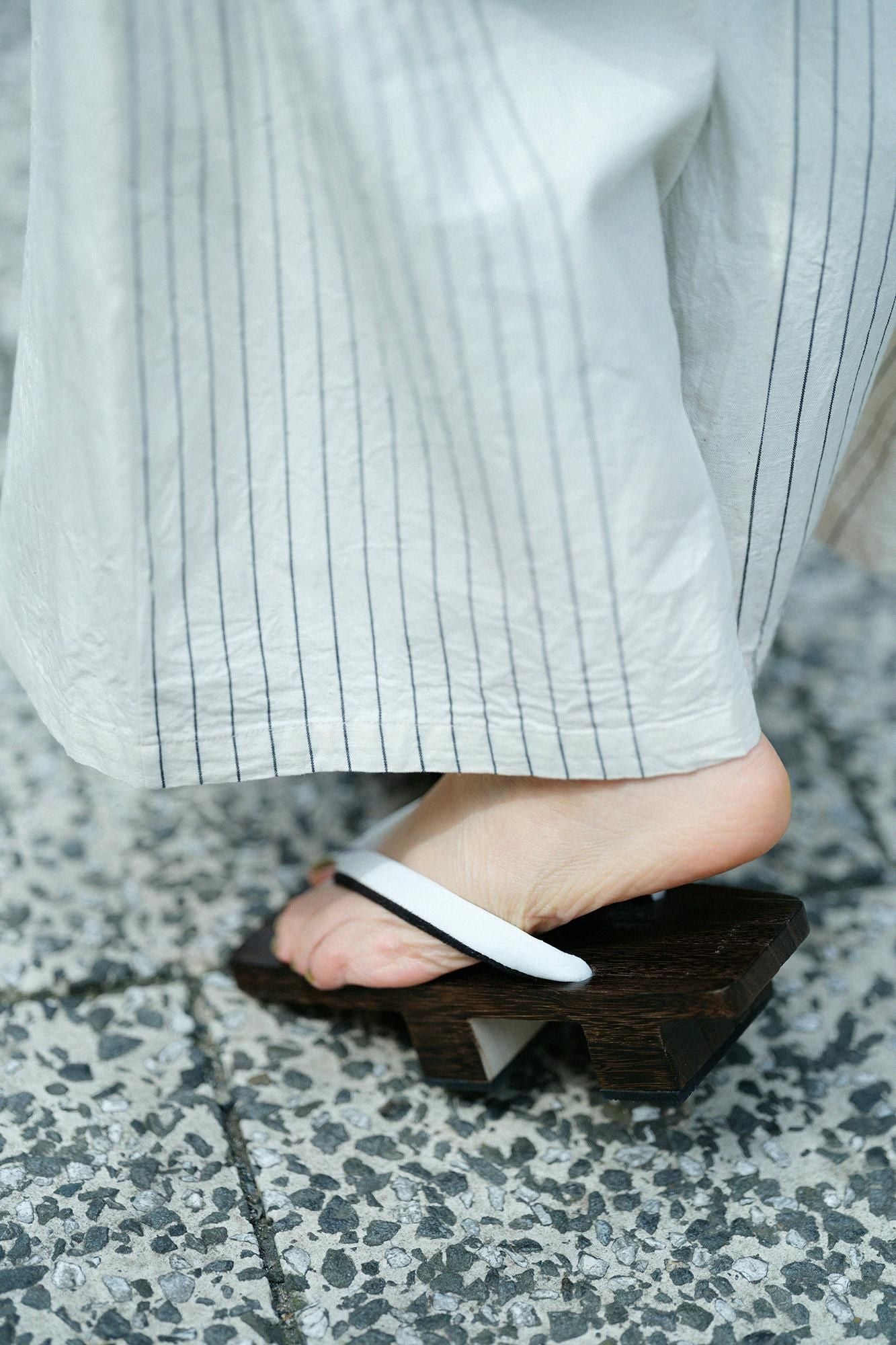 みかも焼下駄 革 ／角（かく） つくも