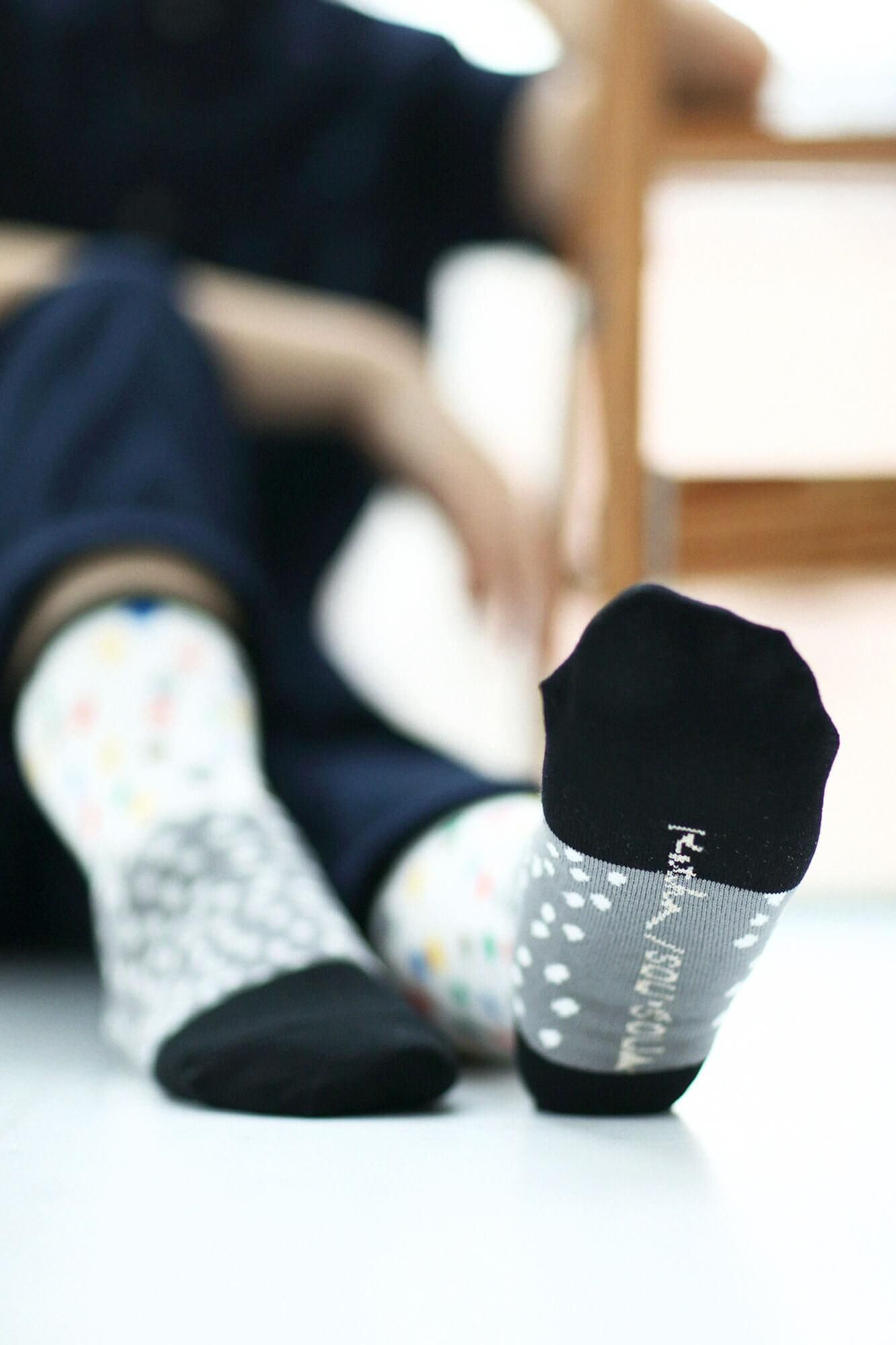 사키마루 타비양말(정상 길이)/눈과 코코로 검은색