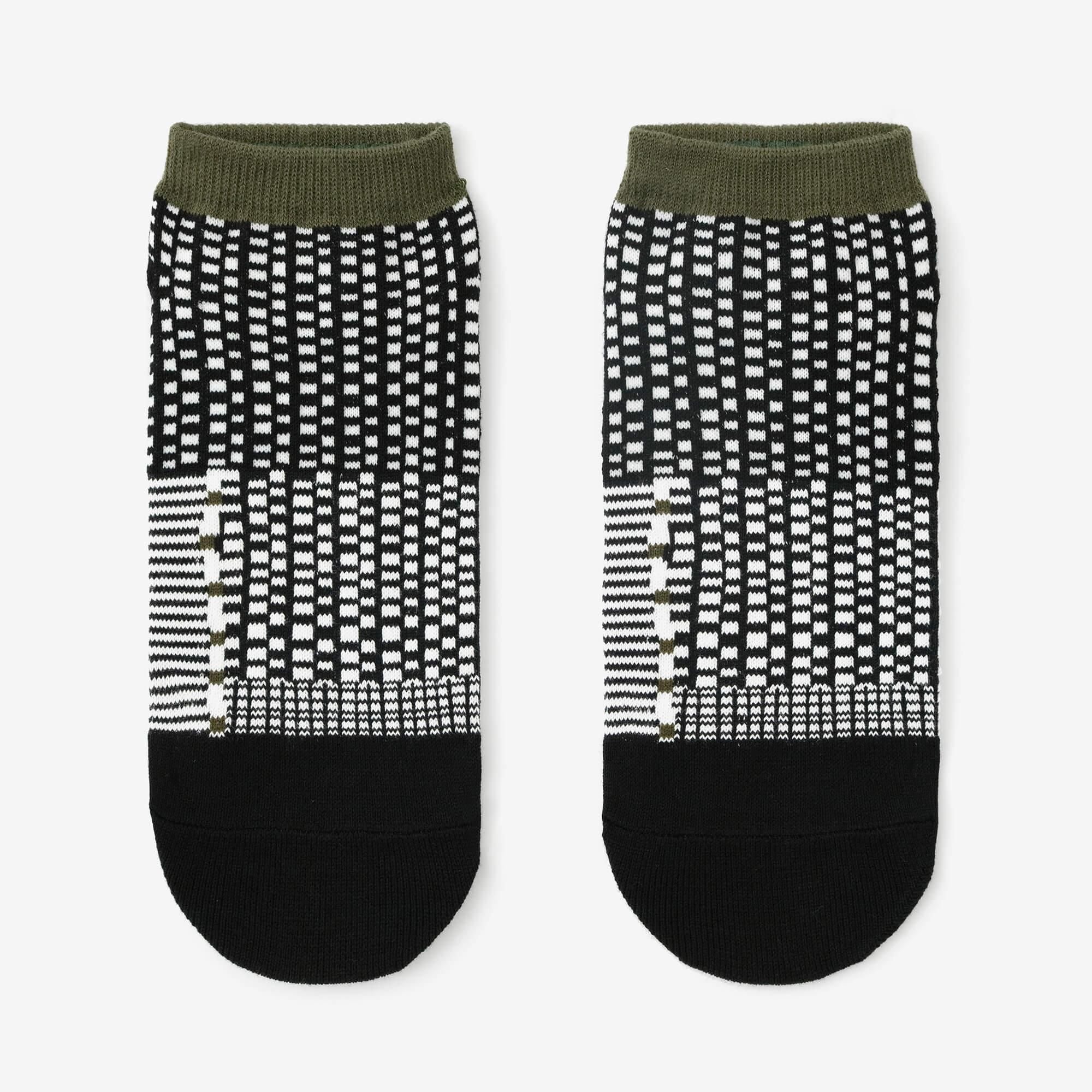 Round Toe Tabi Socks（Low-cut）／Lines and Dots Ink Black