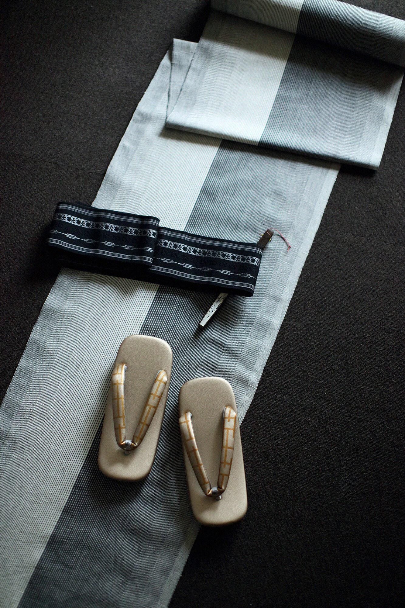 西陣草履／柵欄 燻金色