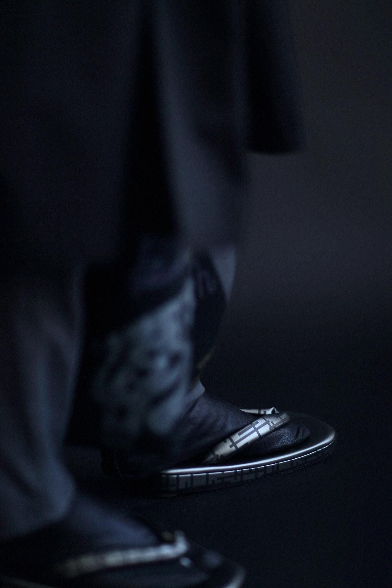 西陣草履／柵欄 黒鉛色 