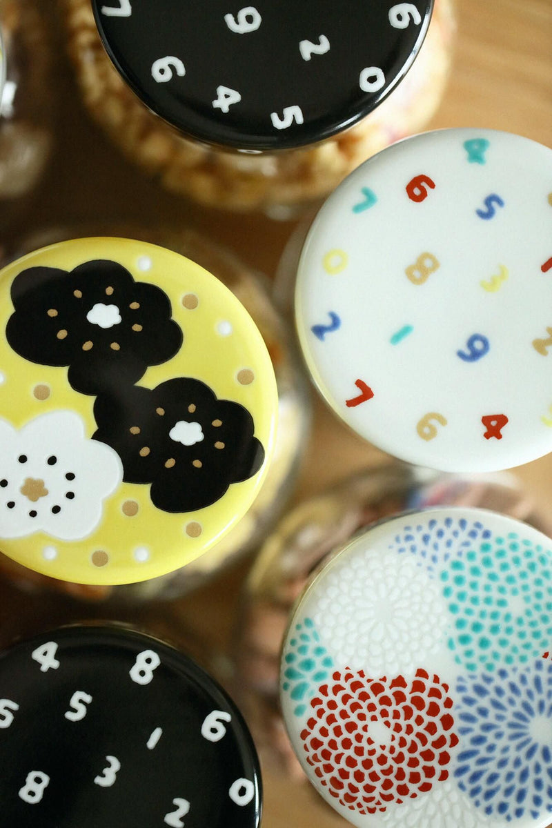 九谷焼文様蓋物（くたにやきもんようふたもの）