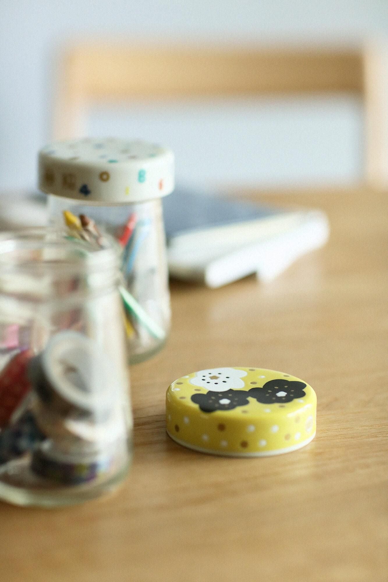 Kutani-Ware-Musterdeckel (Kakubin) / Lächeln